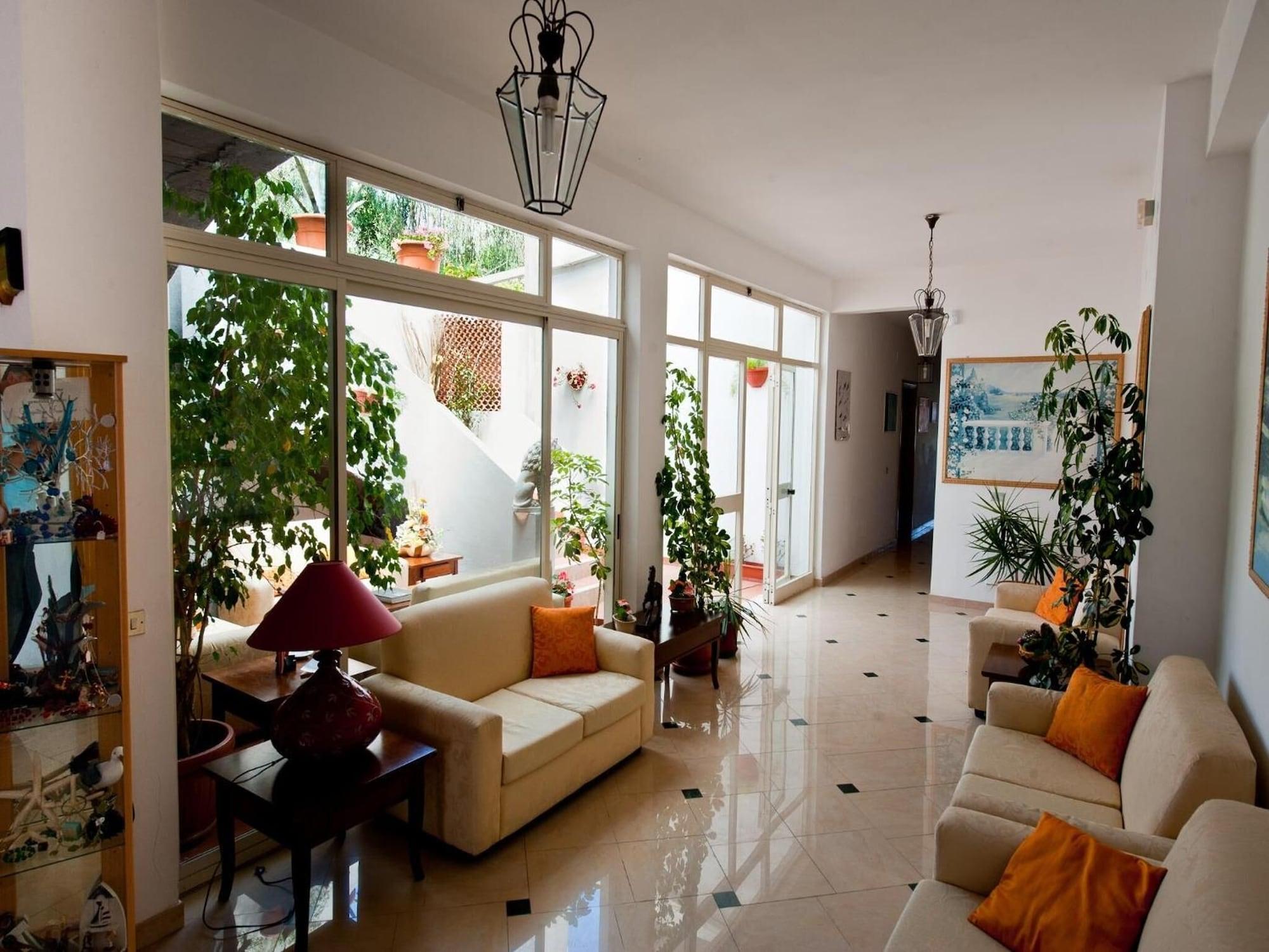 Vista Lobby Calabattaglia