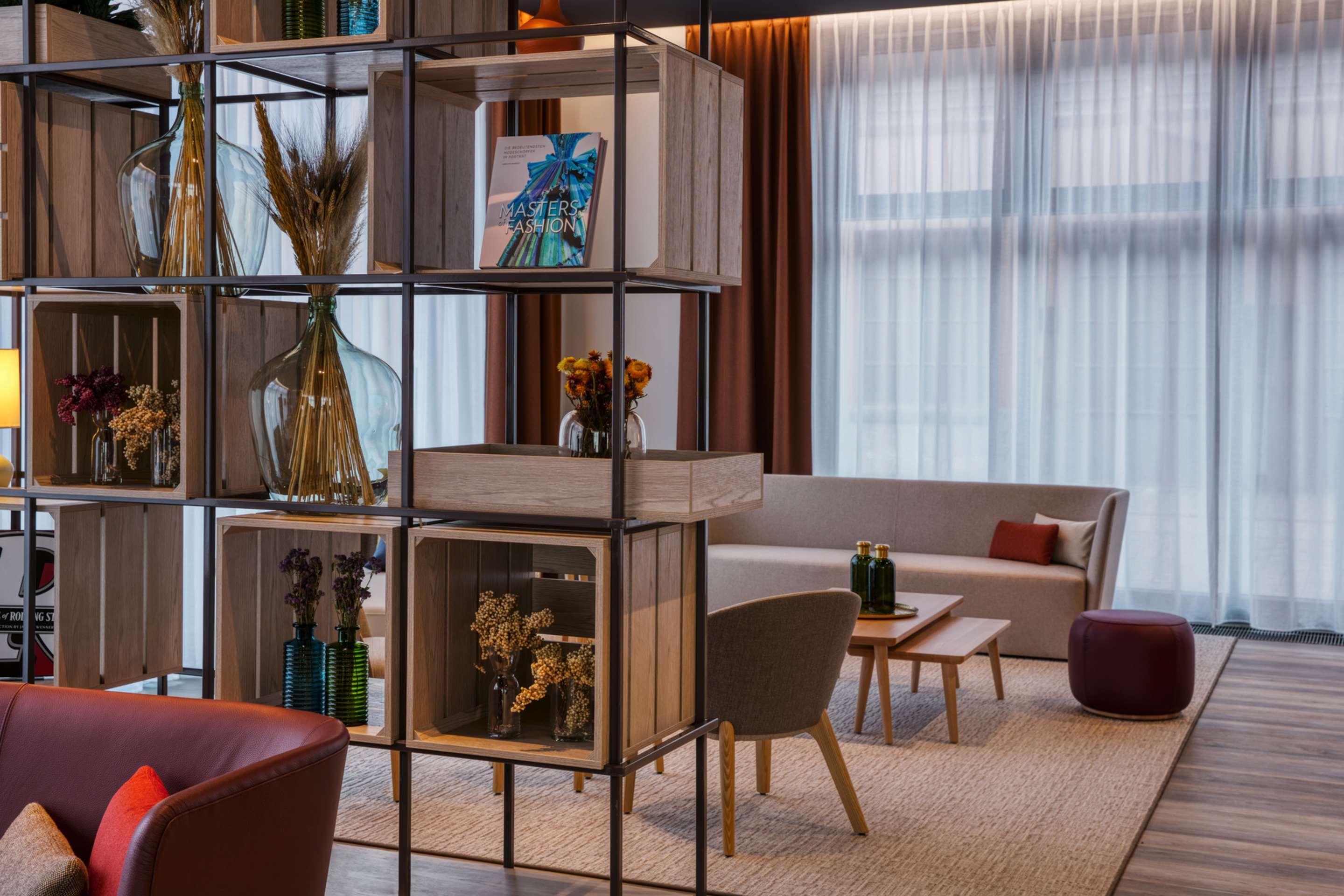 Vista Lobby IntercityHotel Wiesbaden