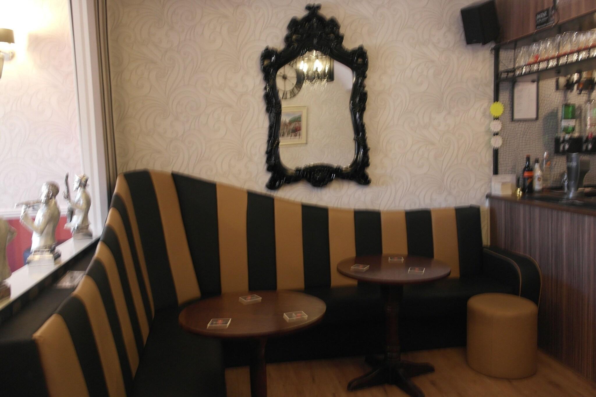 Vista Lobby Delamere Hotel