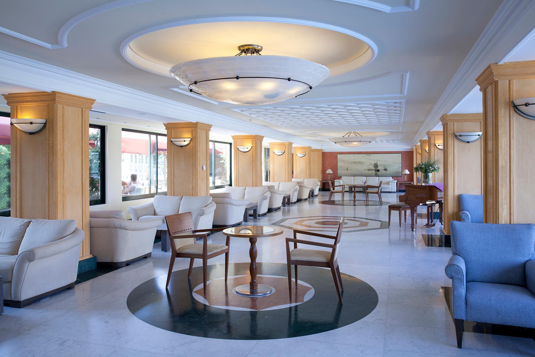 Vista Lobby Ramada Attica Riviera