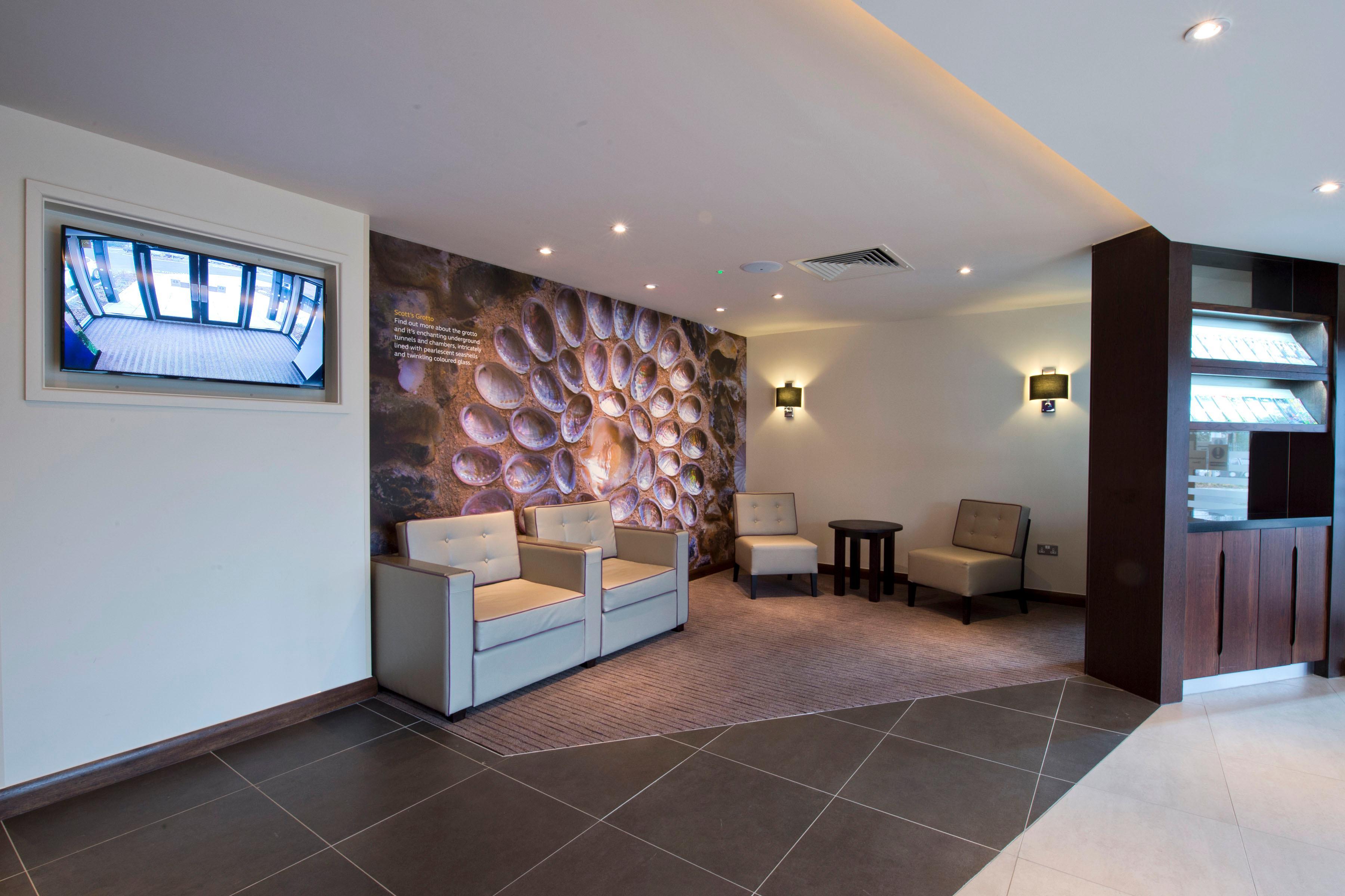 Bar/Salón Premier Inn Ware