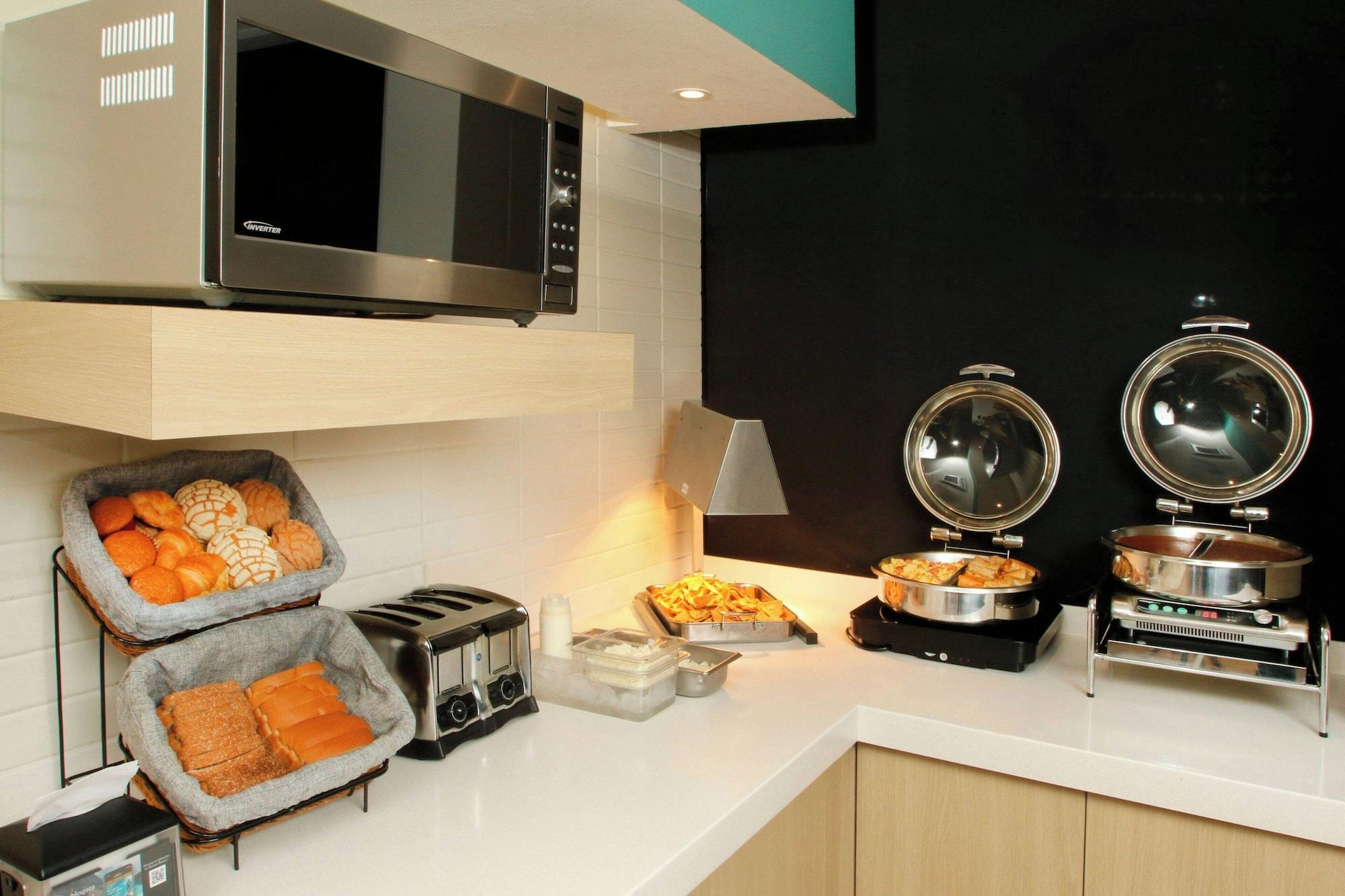 Restaurant City Express by Marriott Reynosa