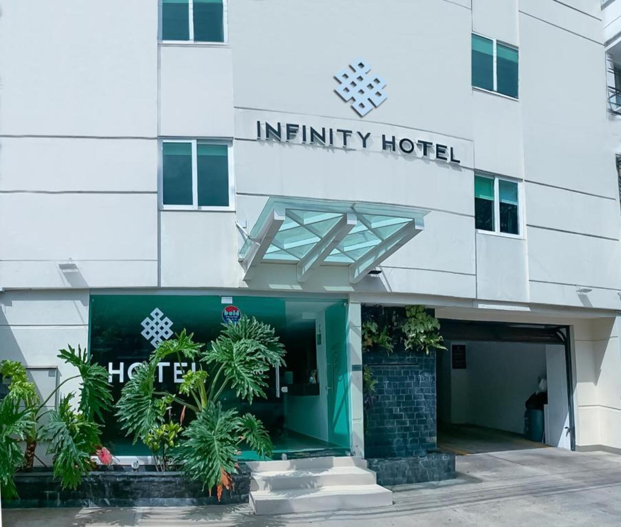 Vista Exterior Infinity Hotel