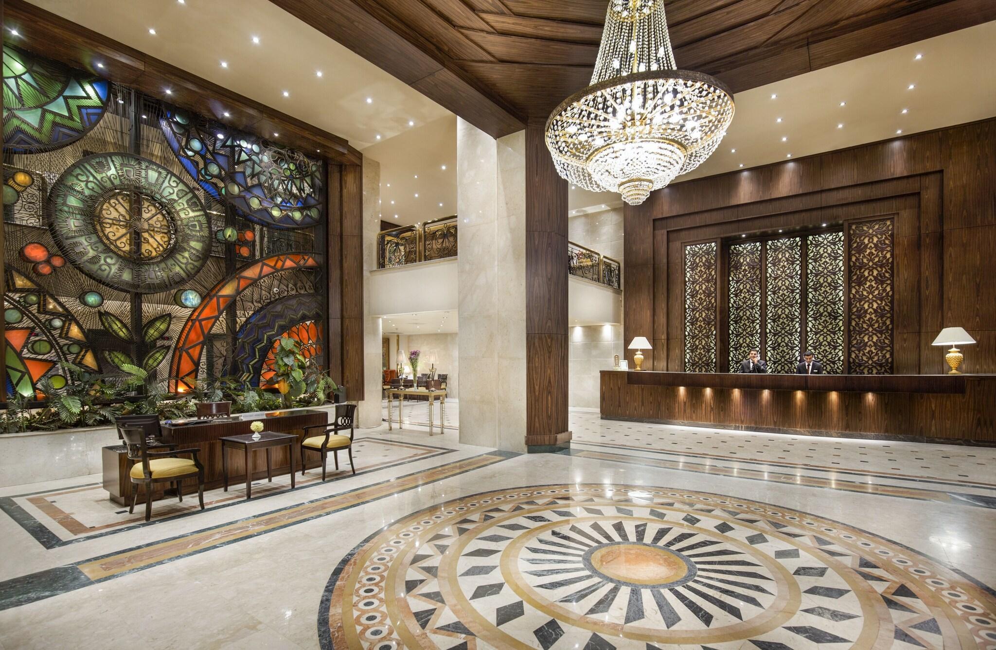 Vista Lobby Pyramisa Suites Hotel Cairo
