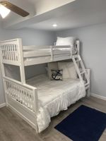 Alquiler Vacacional - Quaint cottage one block from water