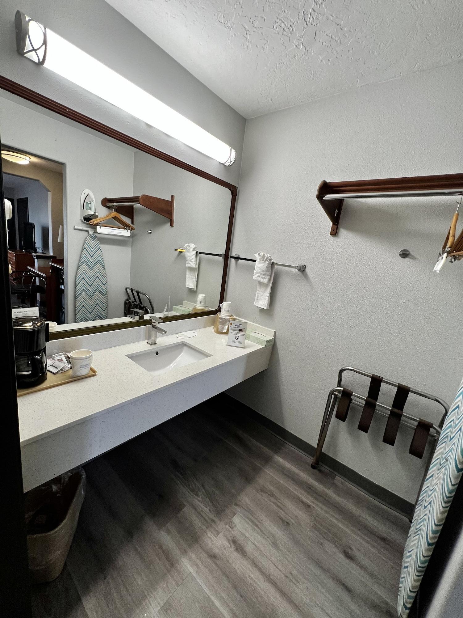 Equipamiento de Habitación Super 8 by Wyndham Sealy