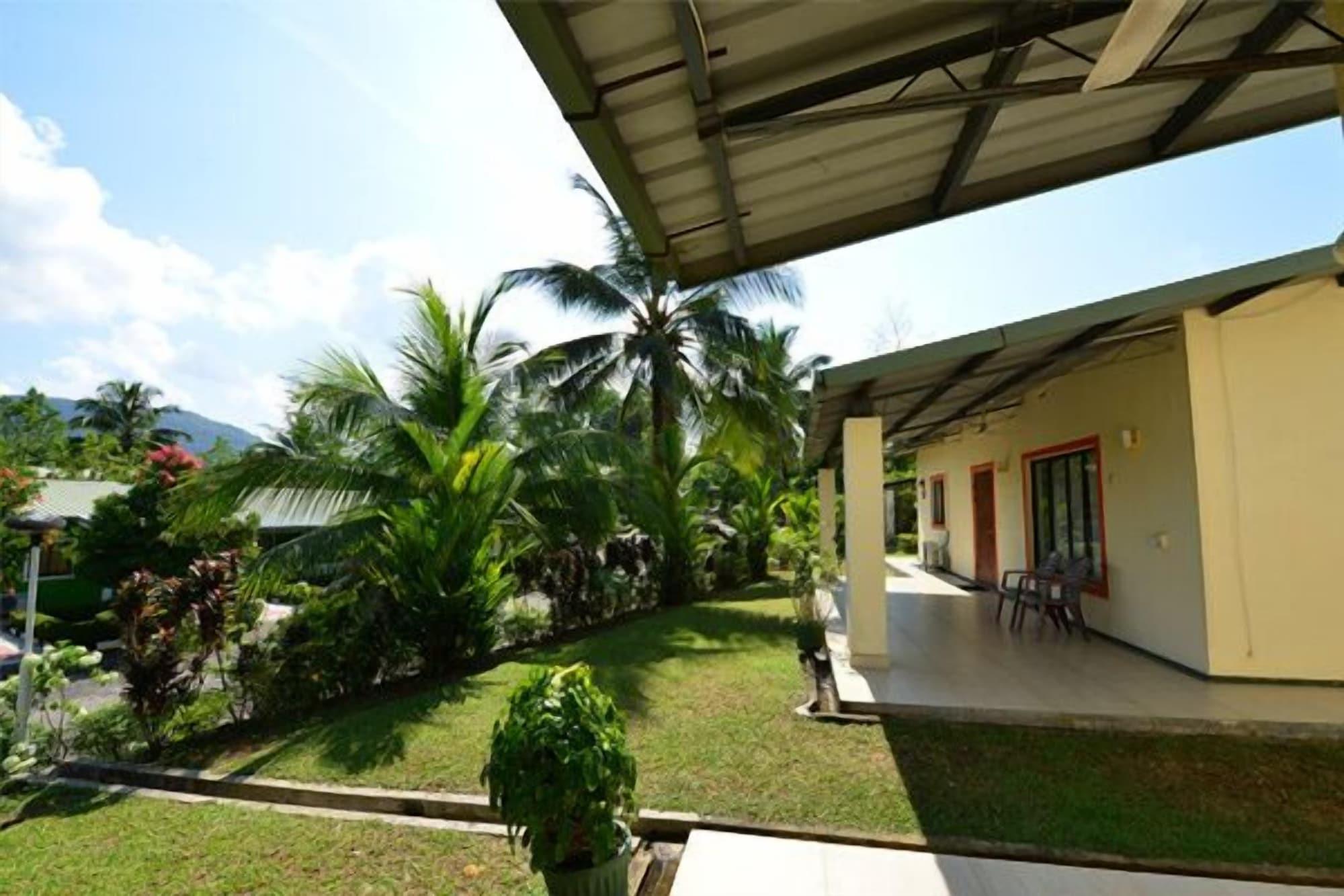 Vista Exterior Laya Leisure