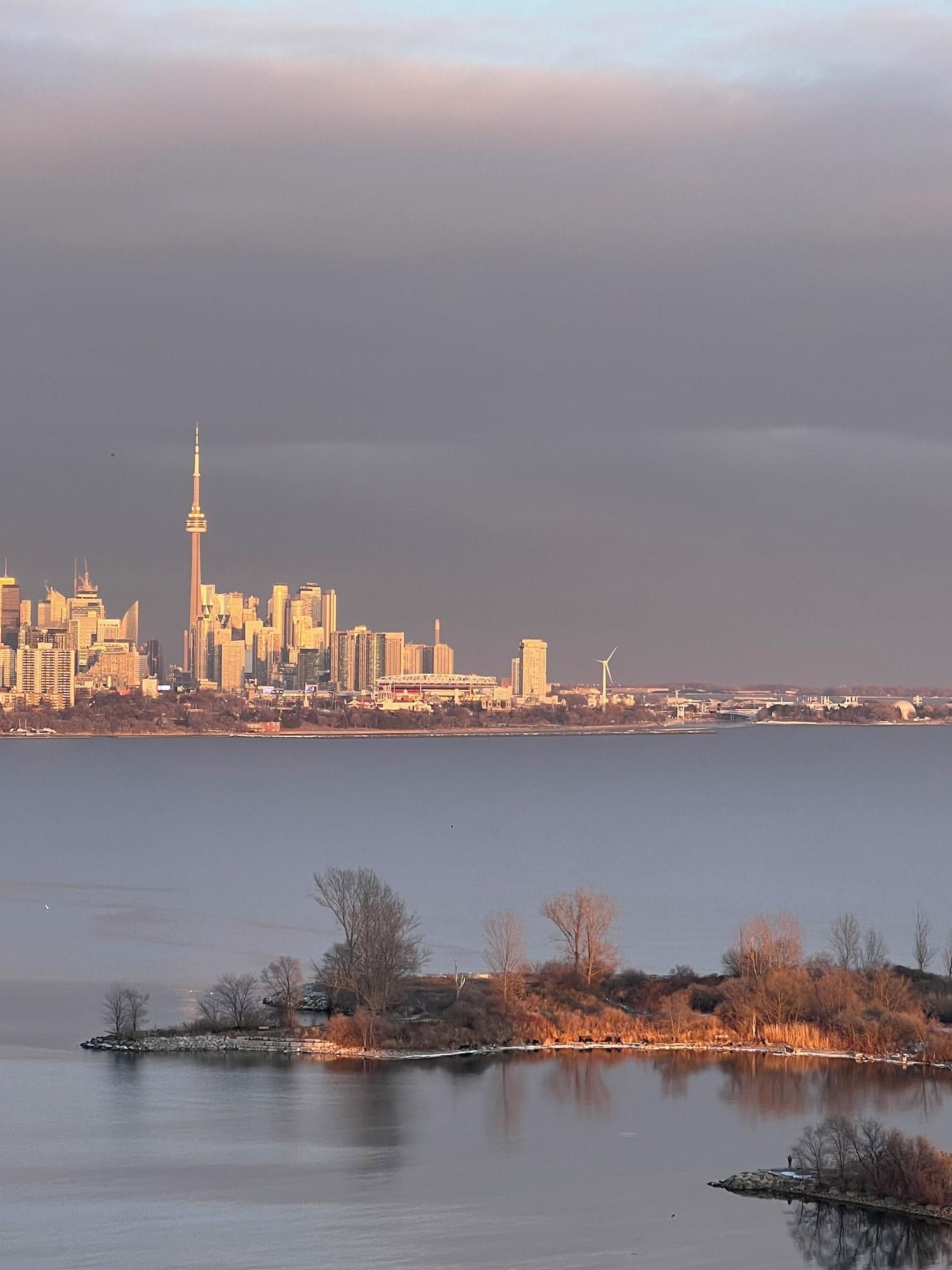 Vista Exterior Upscale Cityscape Toronto