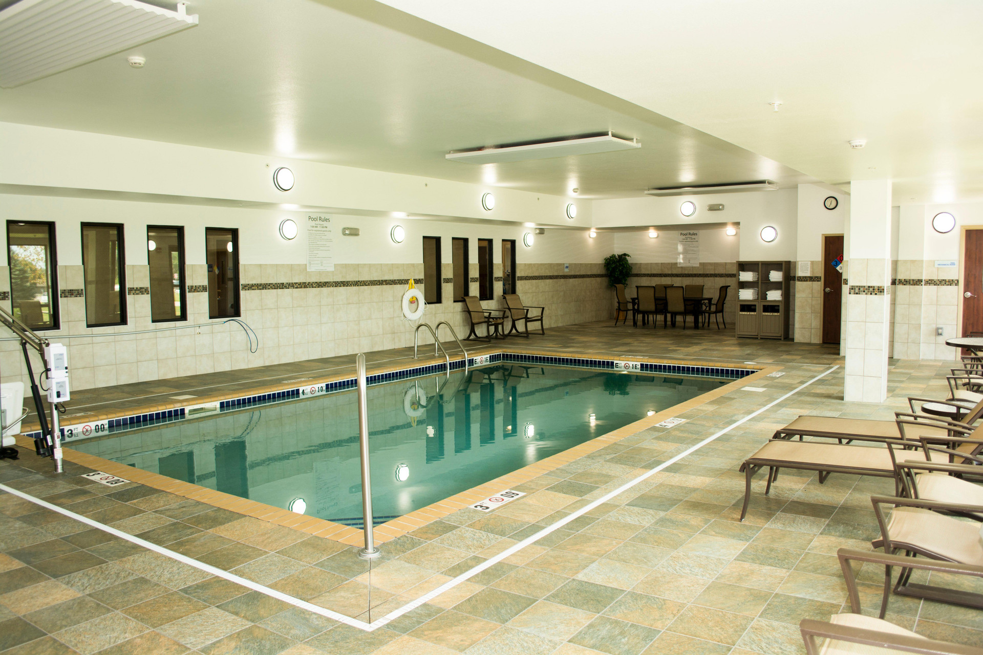 Vista Piscina Holiday Inn Express & Suites Mason City