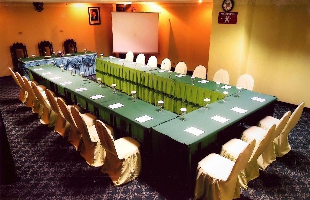 Sala de Reuniones Hotel Merdeka Madiun
