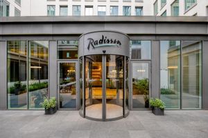 Paquete - Radisson Hotel Brussels Centre Midi