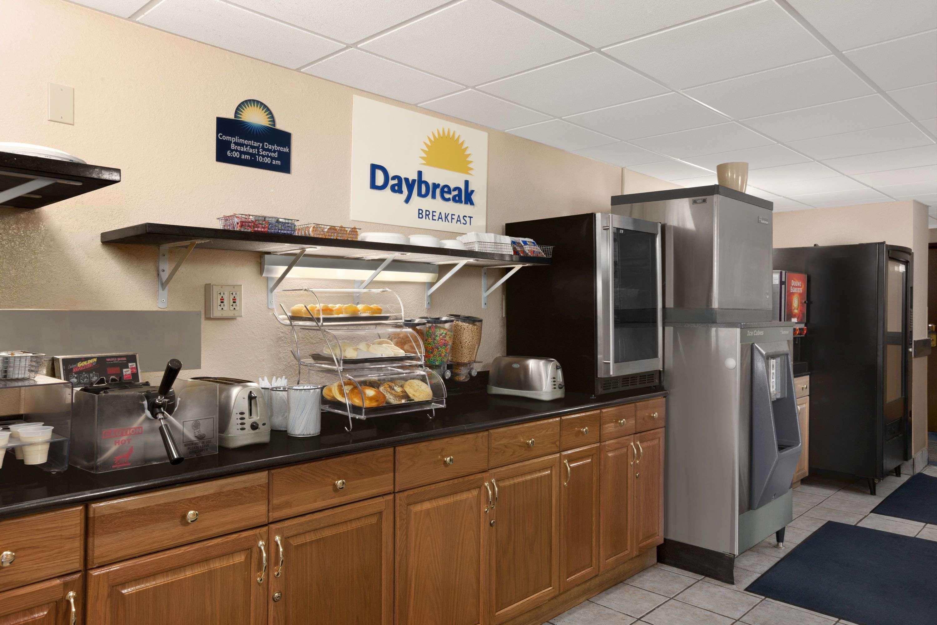Restaurant Days Inn by Wyndham Keene NH