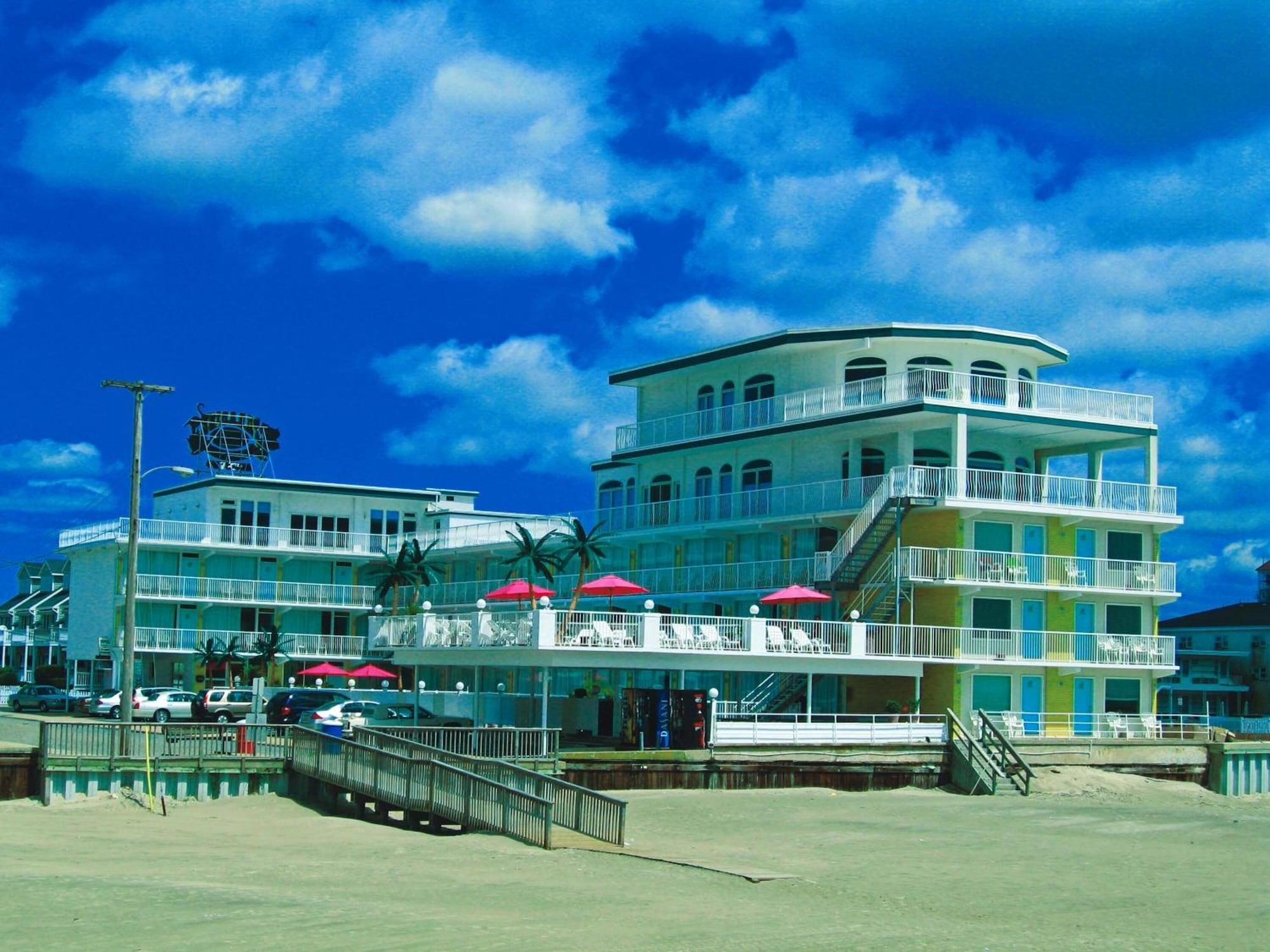 Vista Exterior Paradise Oceanfront Resort