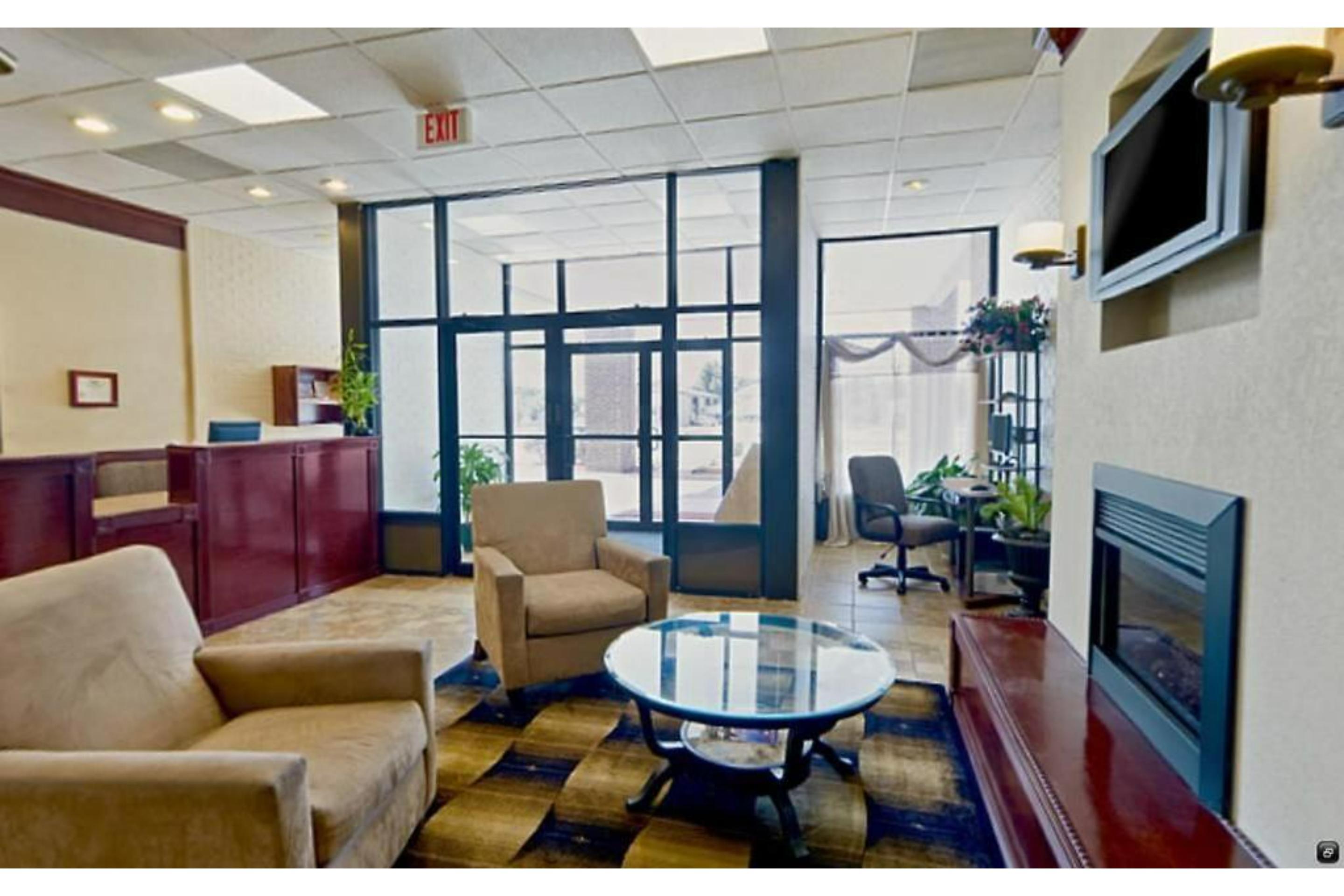 Vista Lobby Americas Best Value Inn and Suites Hesston