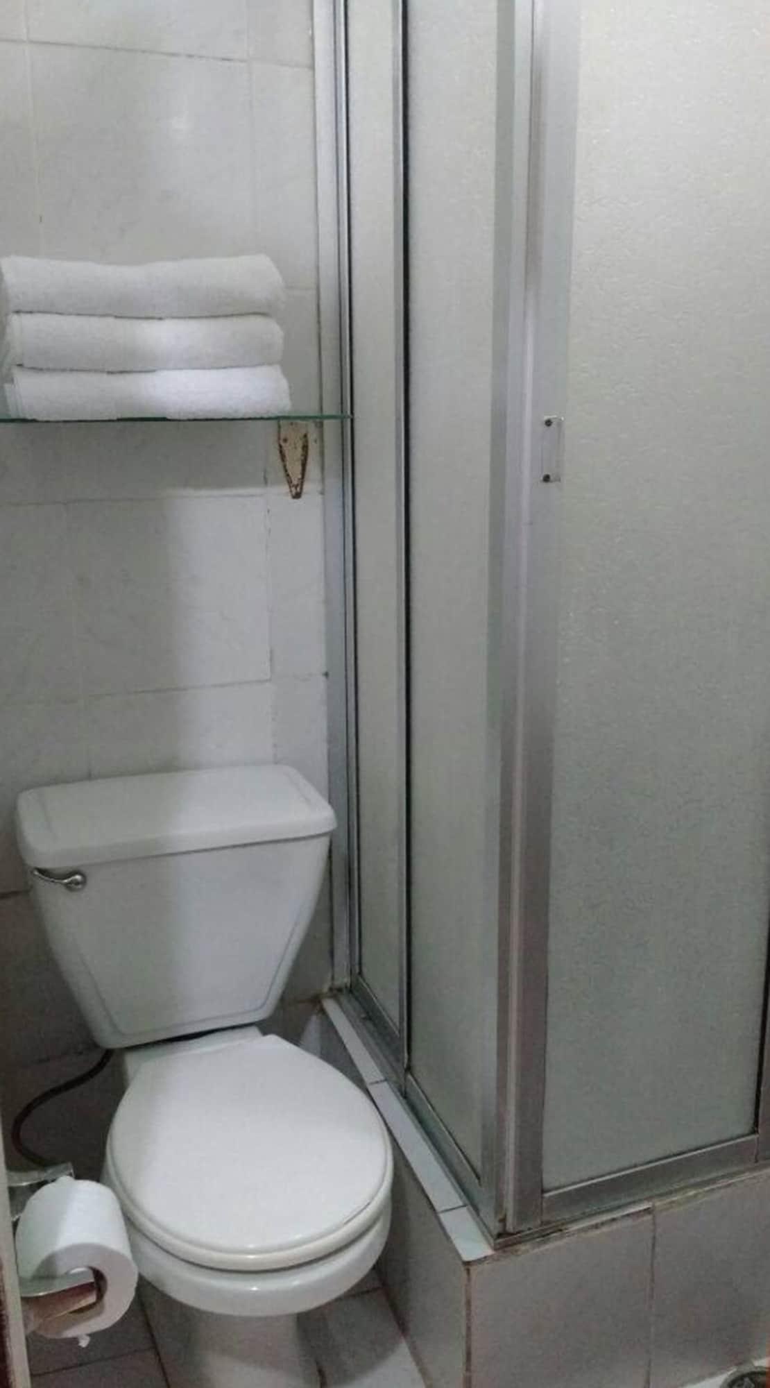Equipamiento de Habitación Hostal Croata