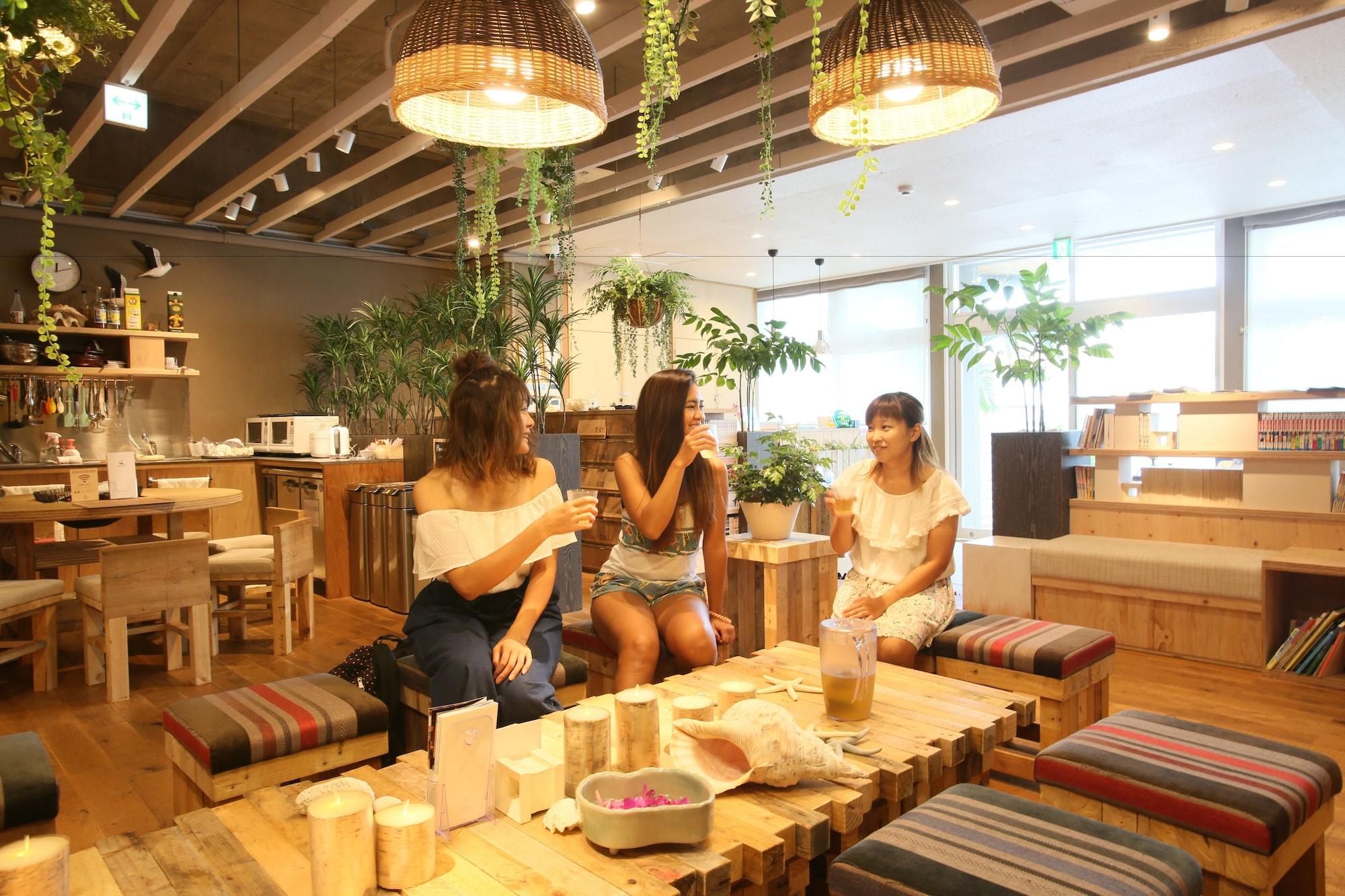 Restaurant Guesthouse Chura Cucule Ishigakijima – Hostel