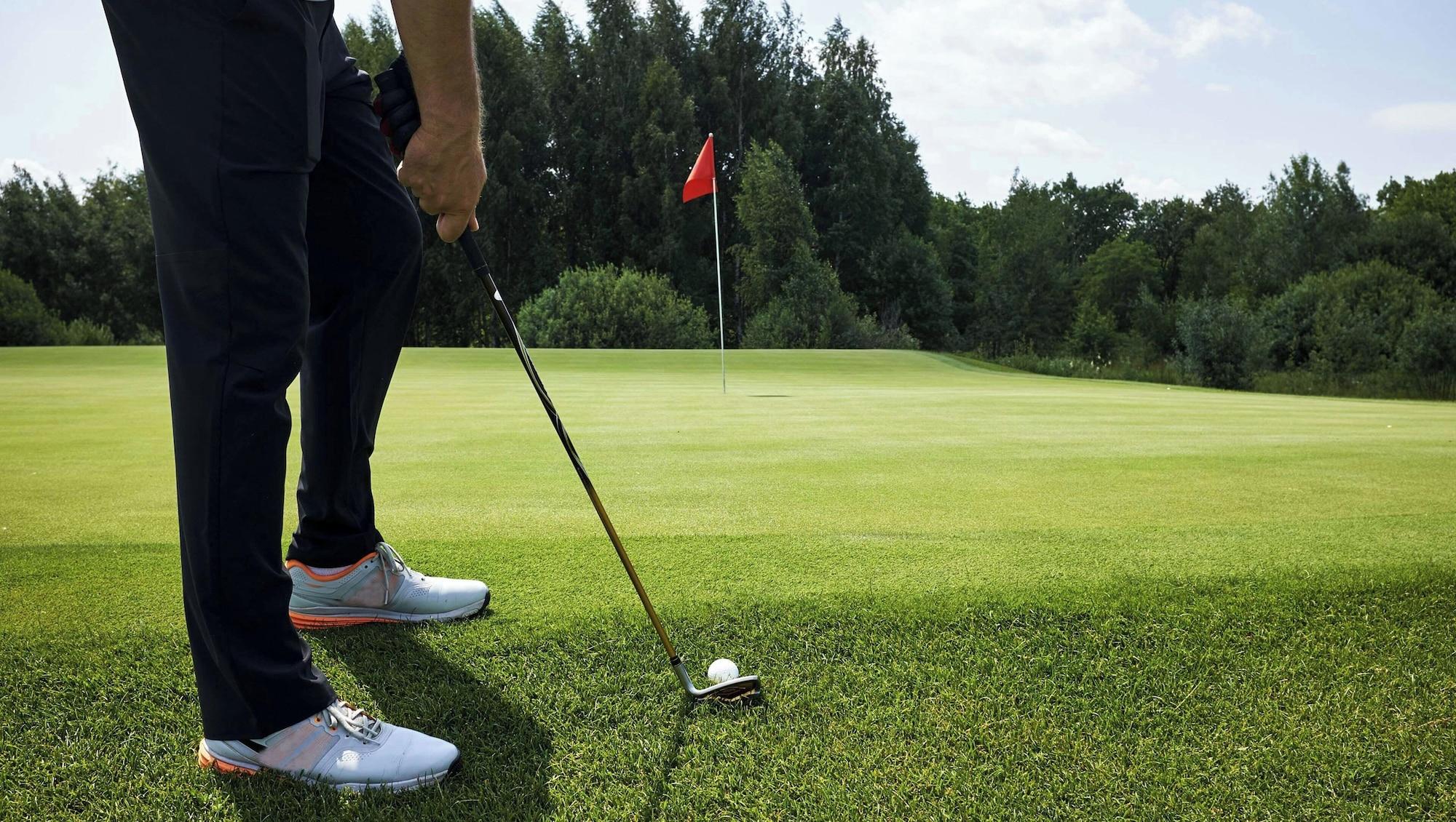 Campo de Golf Magnuson Extended Stay and Suites Airport Hotel