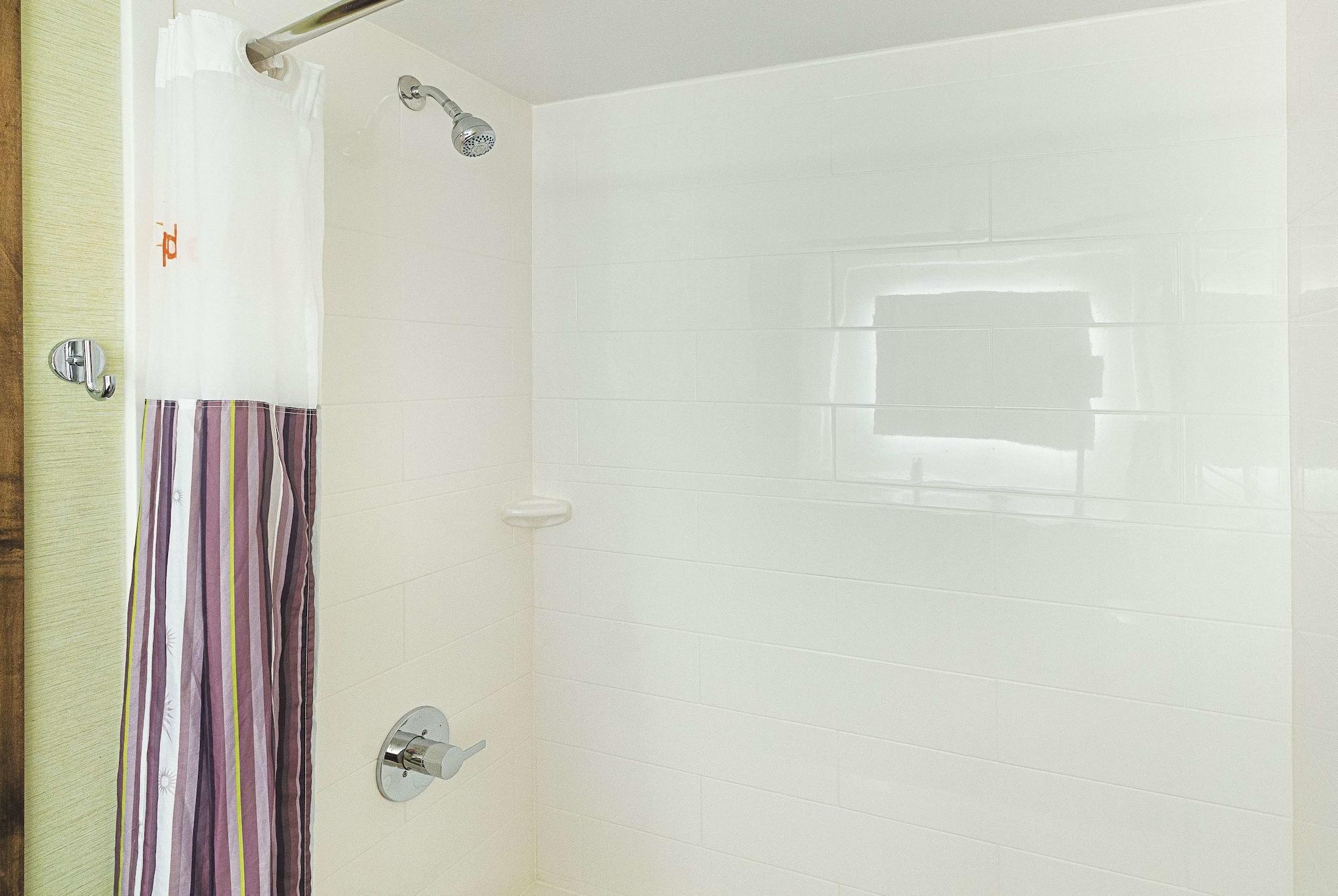 Habitación La Quinta Inn & Suites by Wyndham Orange County Airport
