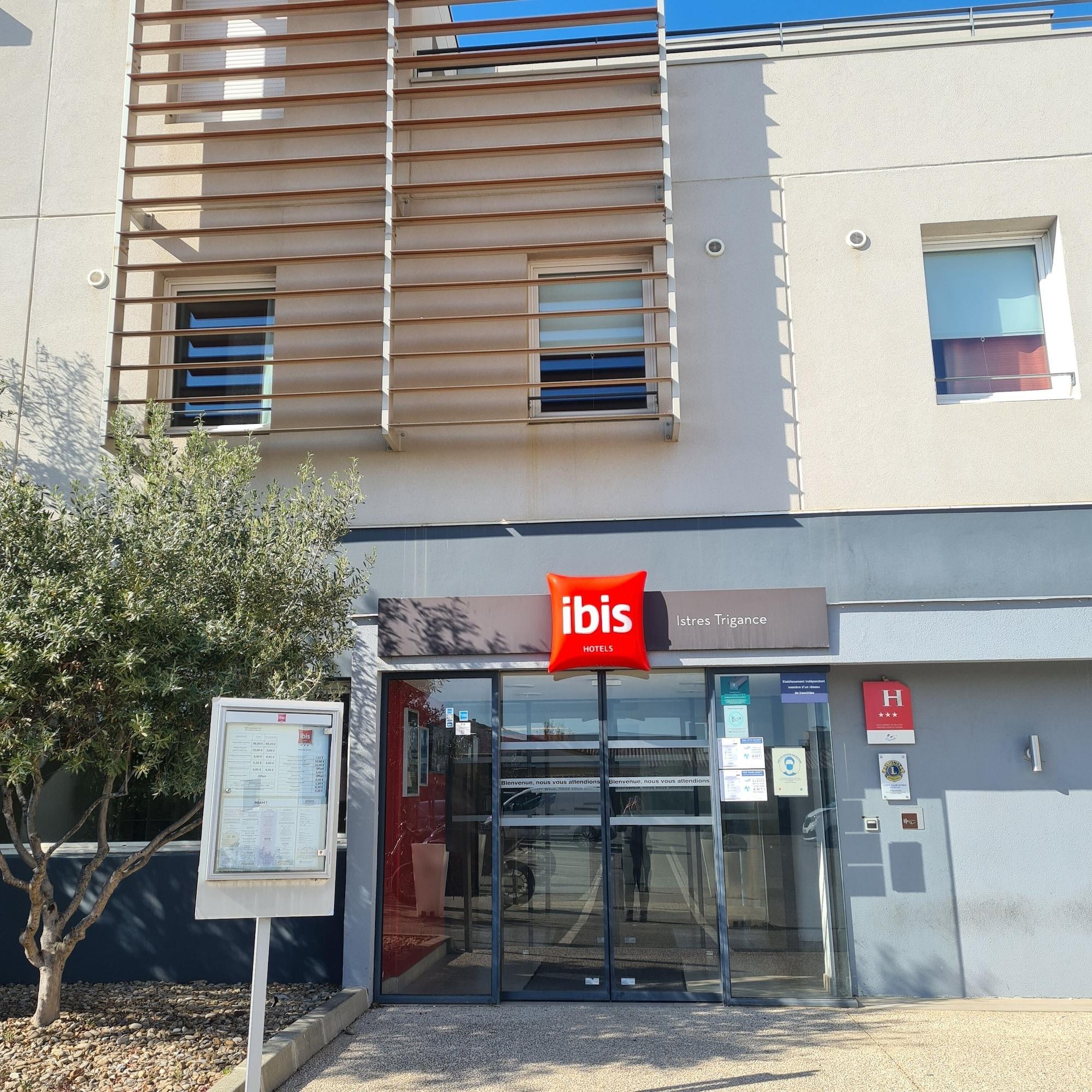 Vista Exterior ibis Istres Trigance