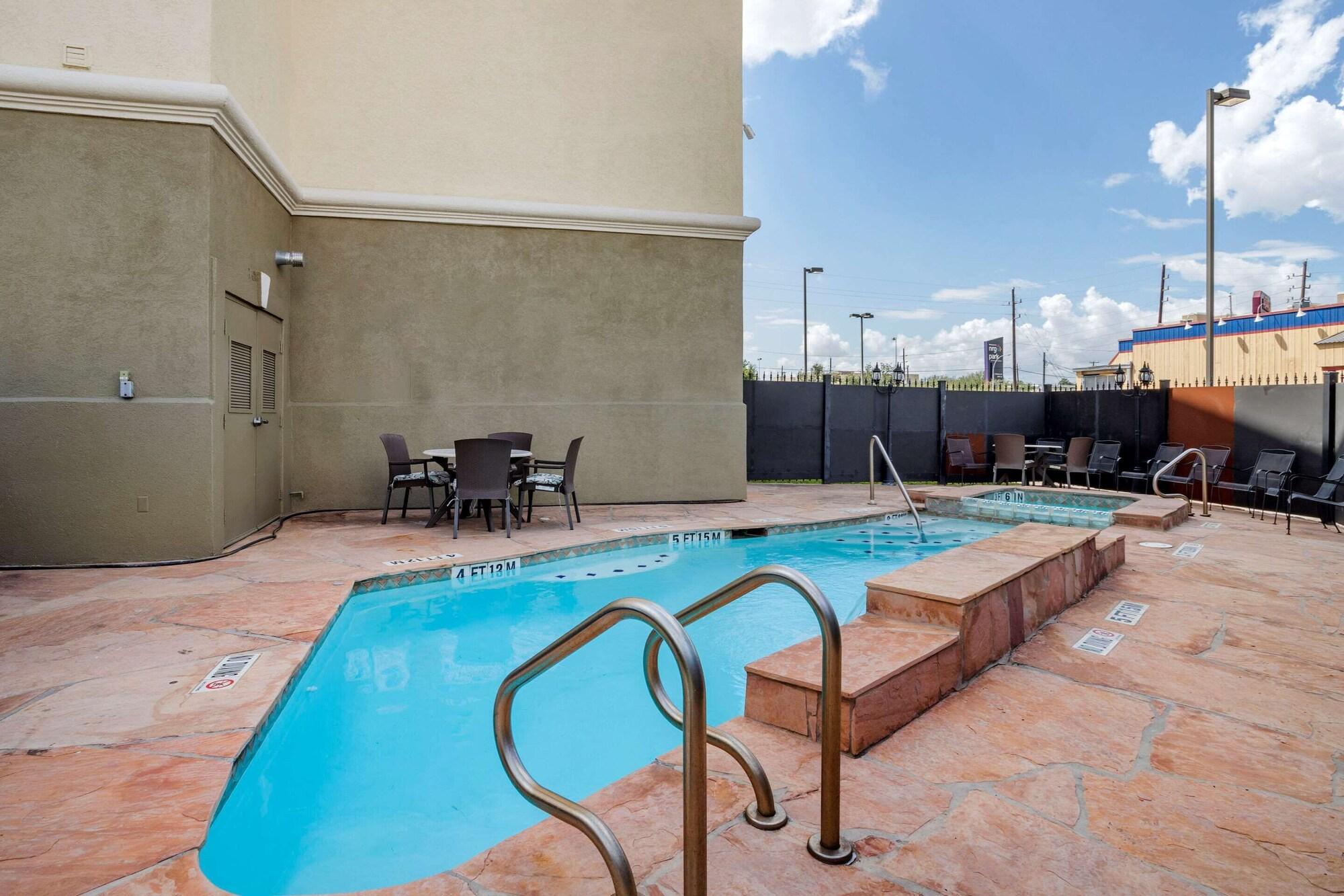 Varios Comfort Suites near Texas Medical Center - NRG Stadium