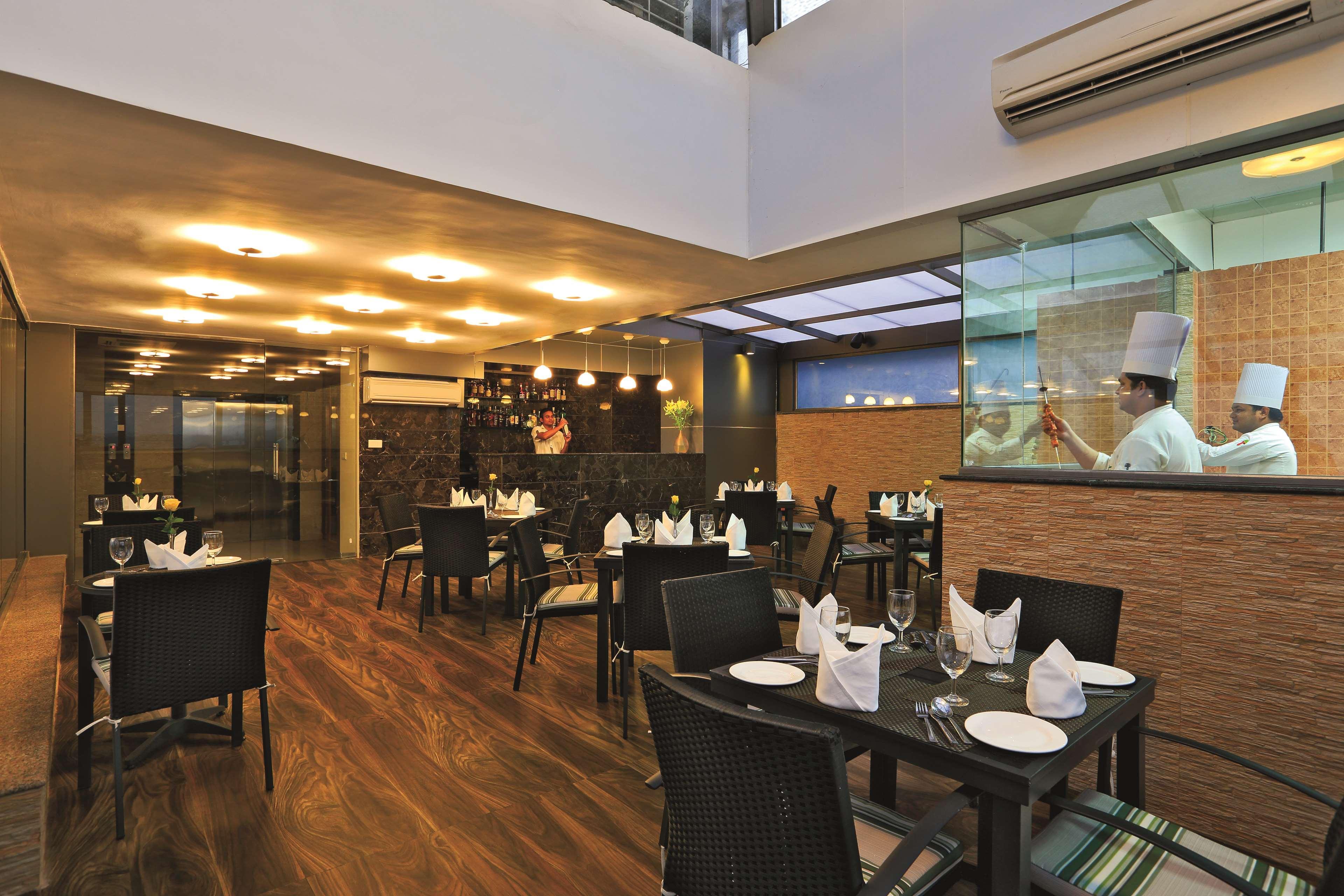Bar/Salón Country Inn & Suites by Radisson, Goa Panjim