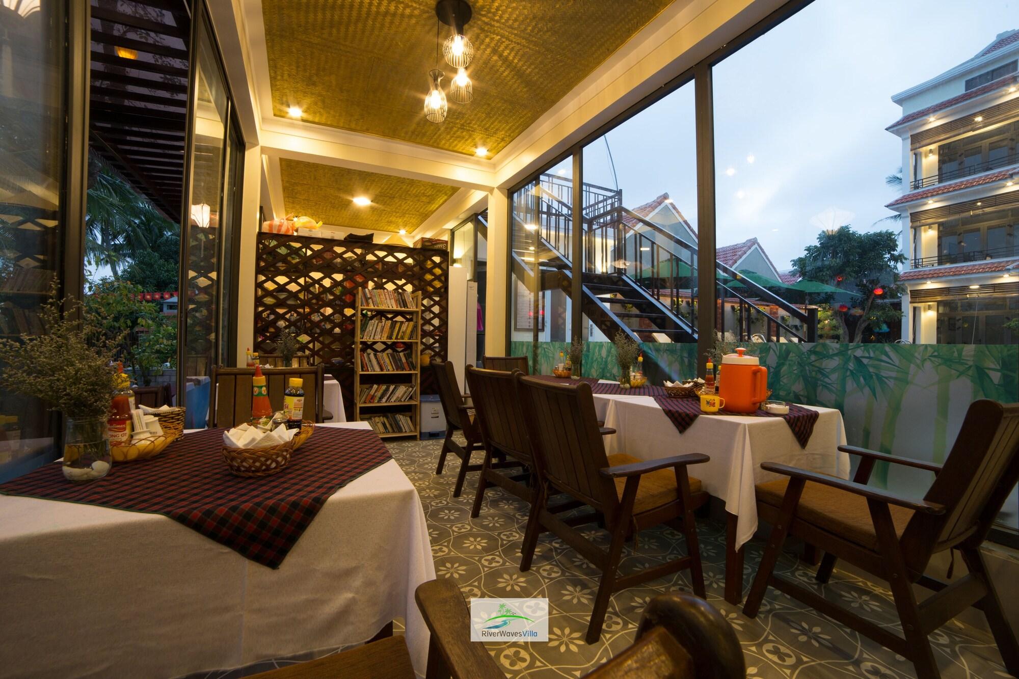 Restaurant River Waves Villa