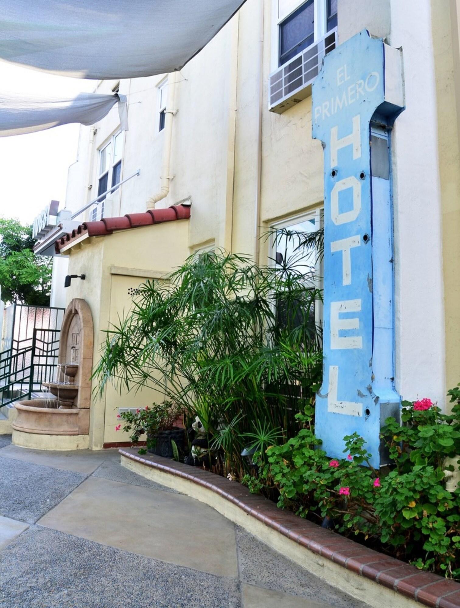 Varios El Primero Hotel
