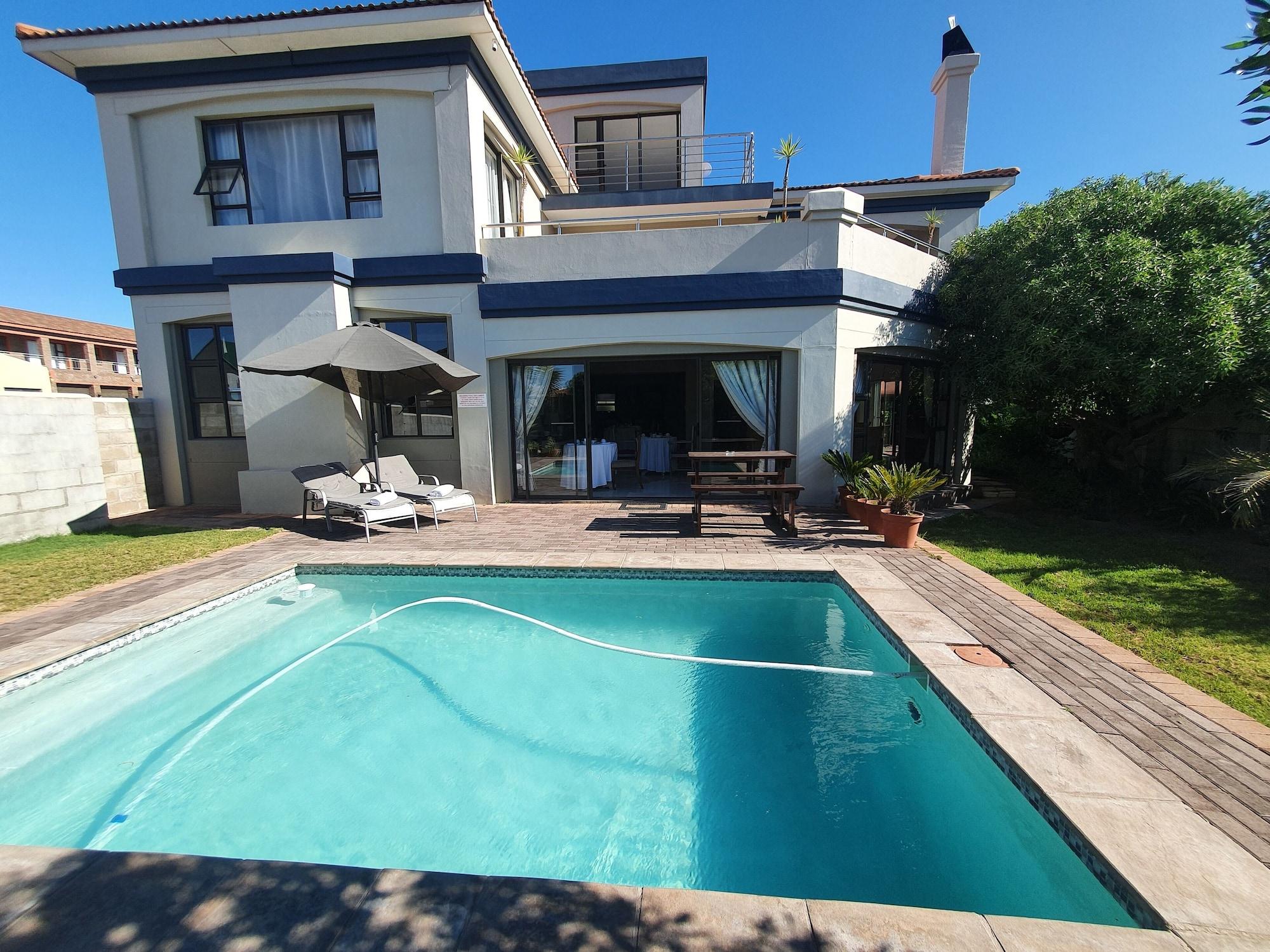Vista Piscina Alabaster Box B&B