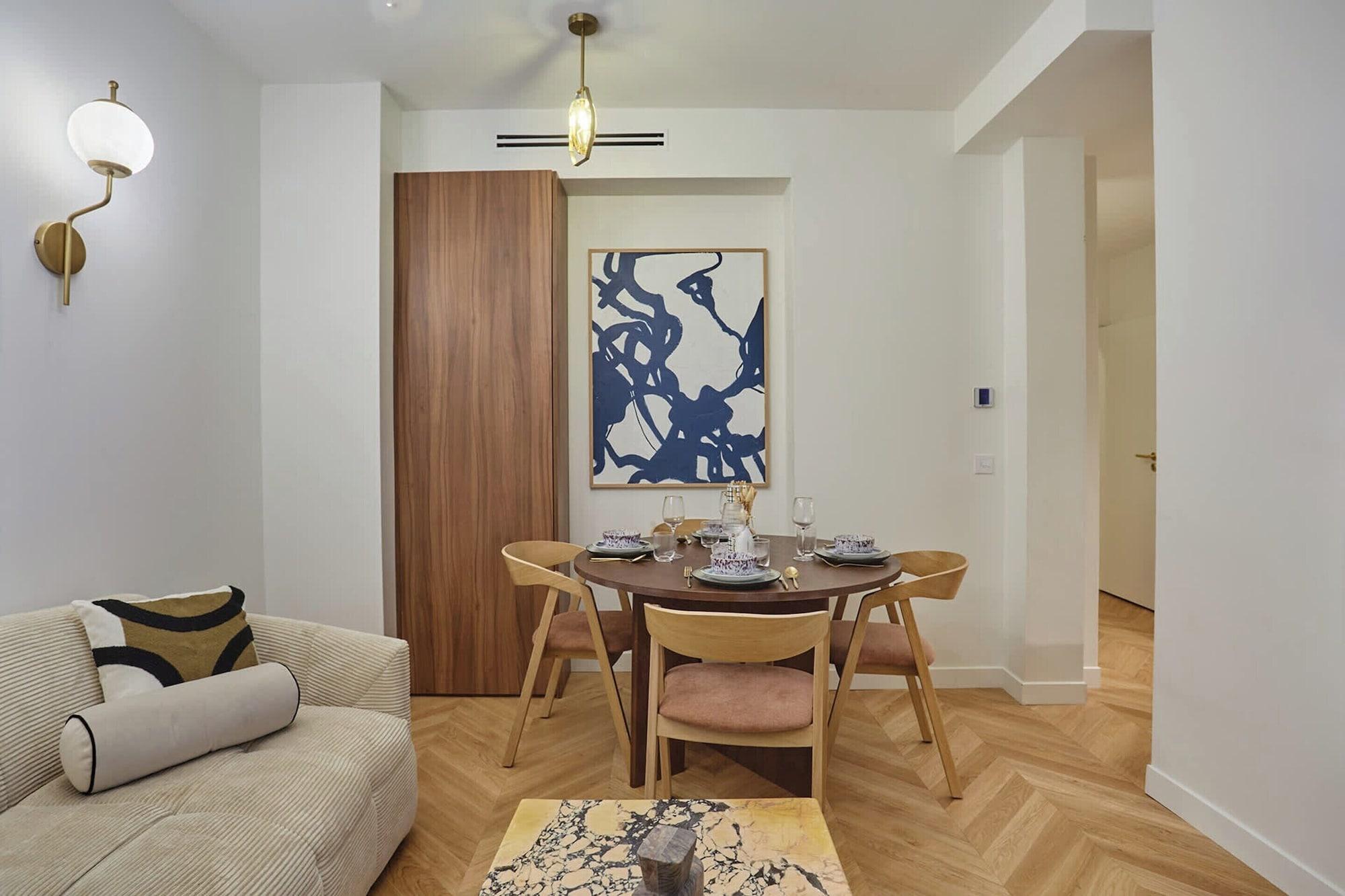Restaurant Sublime Apartment Center of Paris