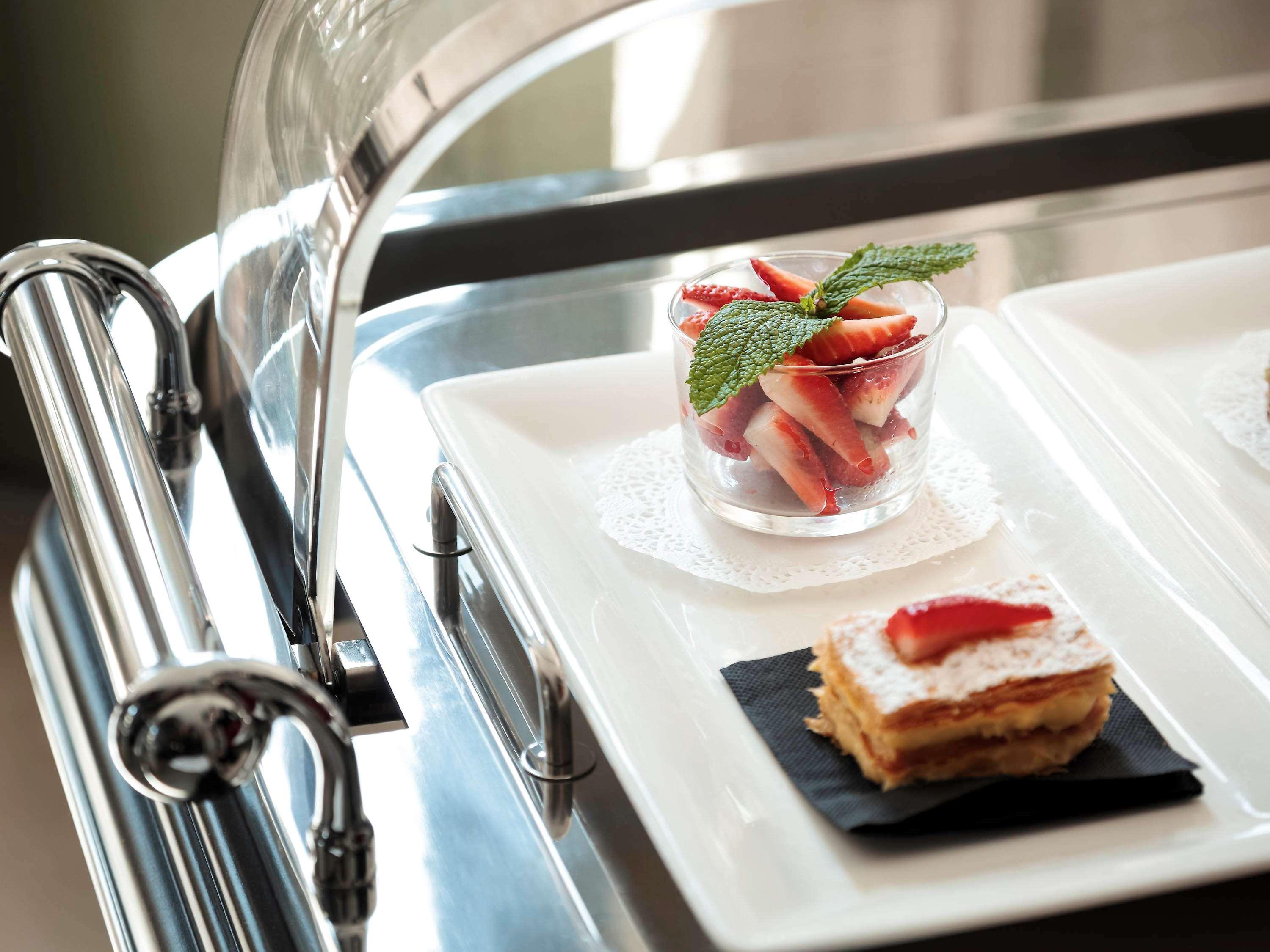 Bar/Salón Grand Hôtel Roi René Aix - MGallery Collection