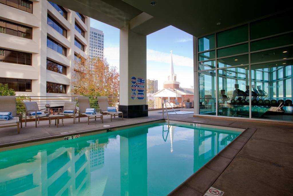 Vista Piscina Embassy Suites Los Angeles - Glendale