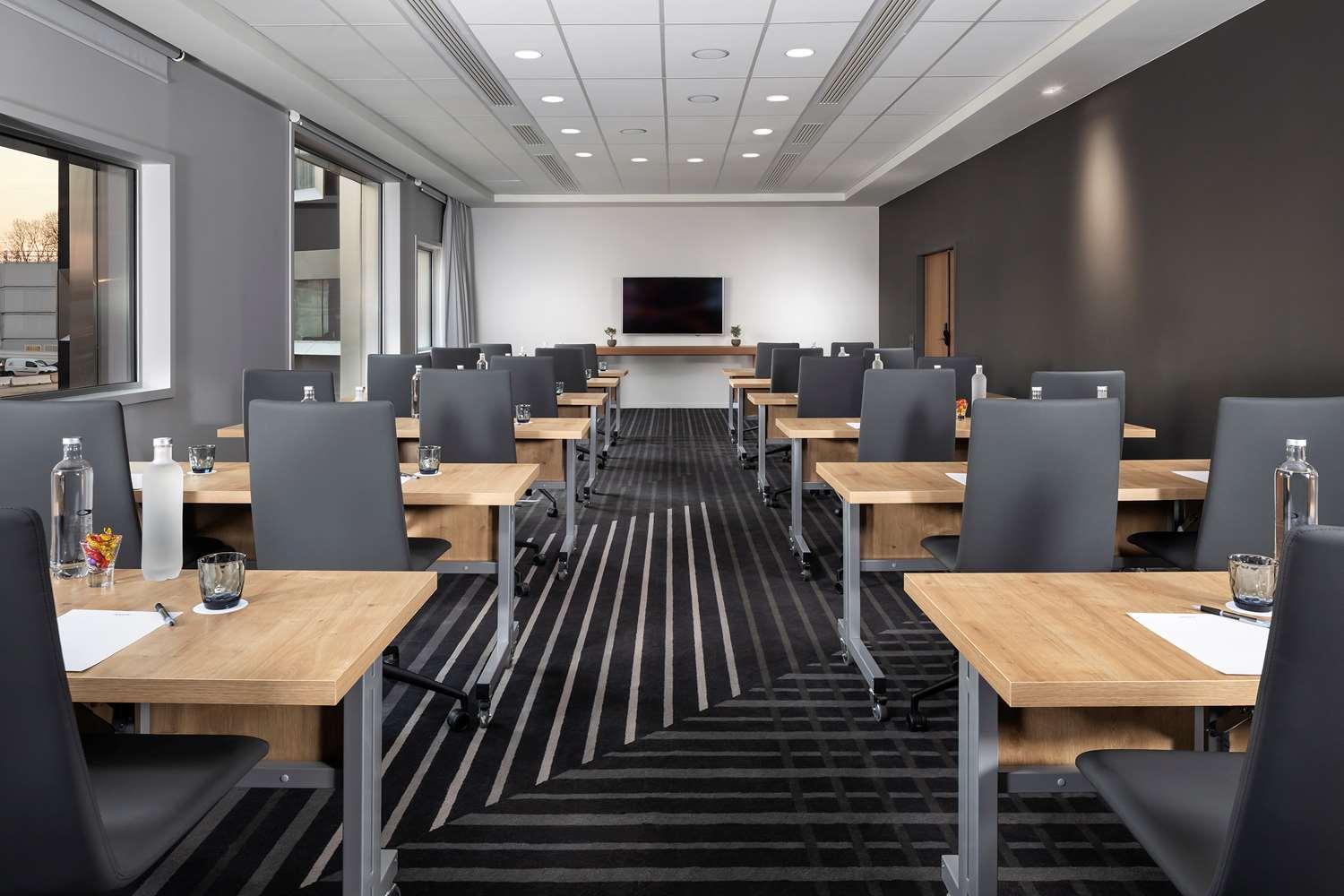 Sala de Reuniones INNSiDE by Mellá Paris Charles de Gaulle Airport
