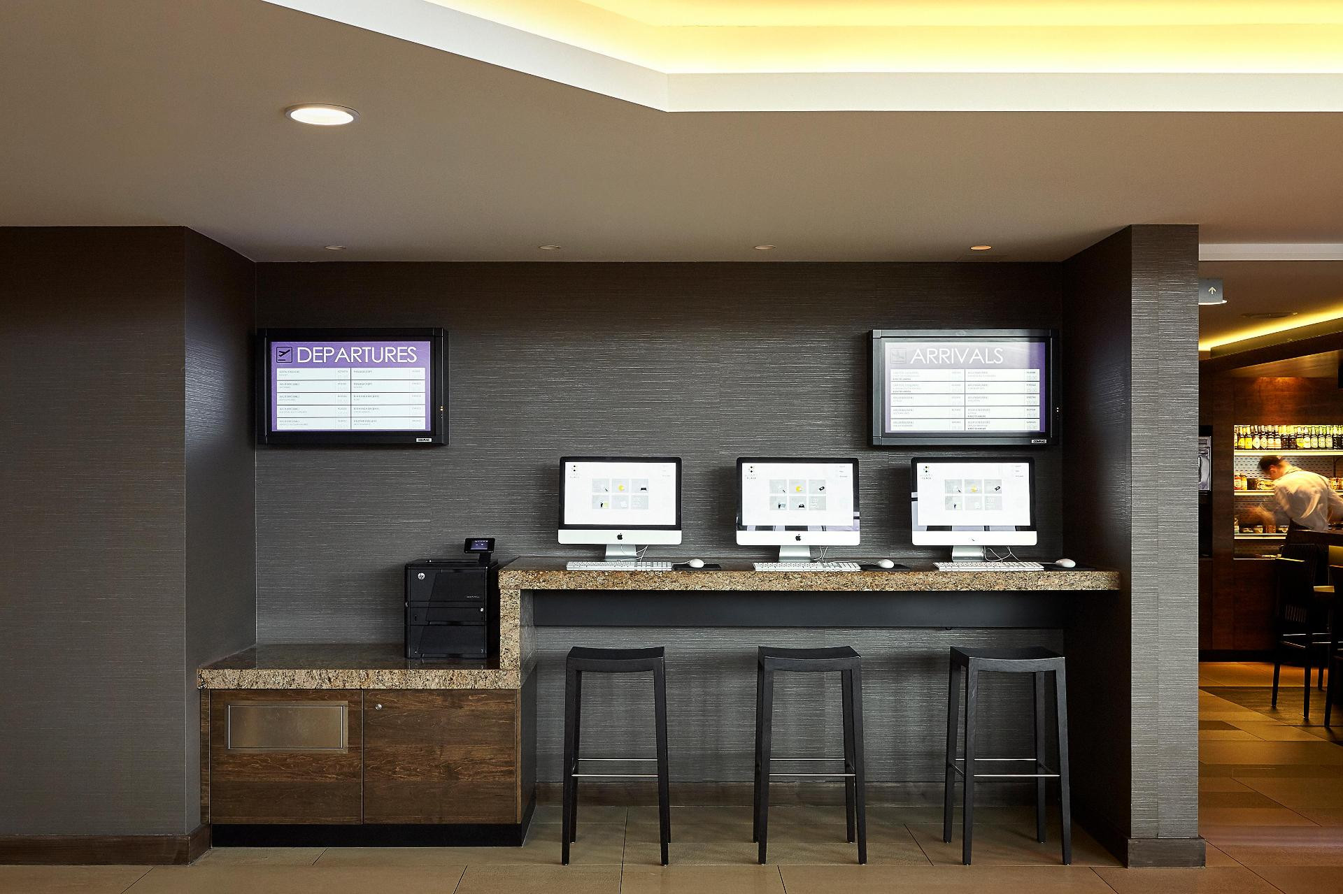 Vista Lobby Hyatt Place Amsterdam Airport