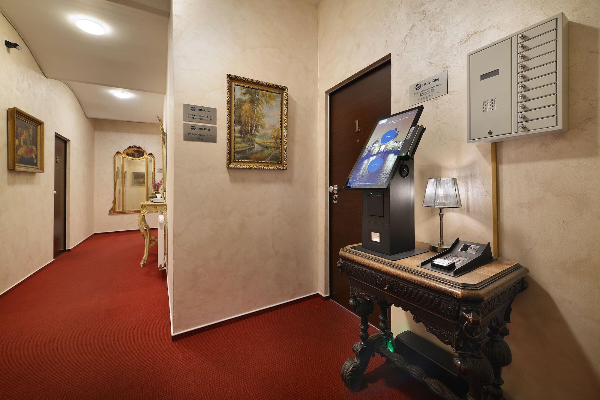 Vista Lobby Old Town Residence by Little King