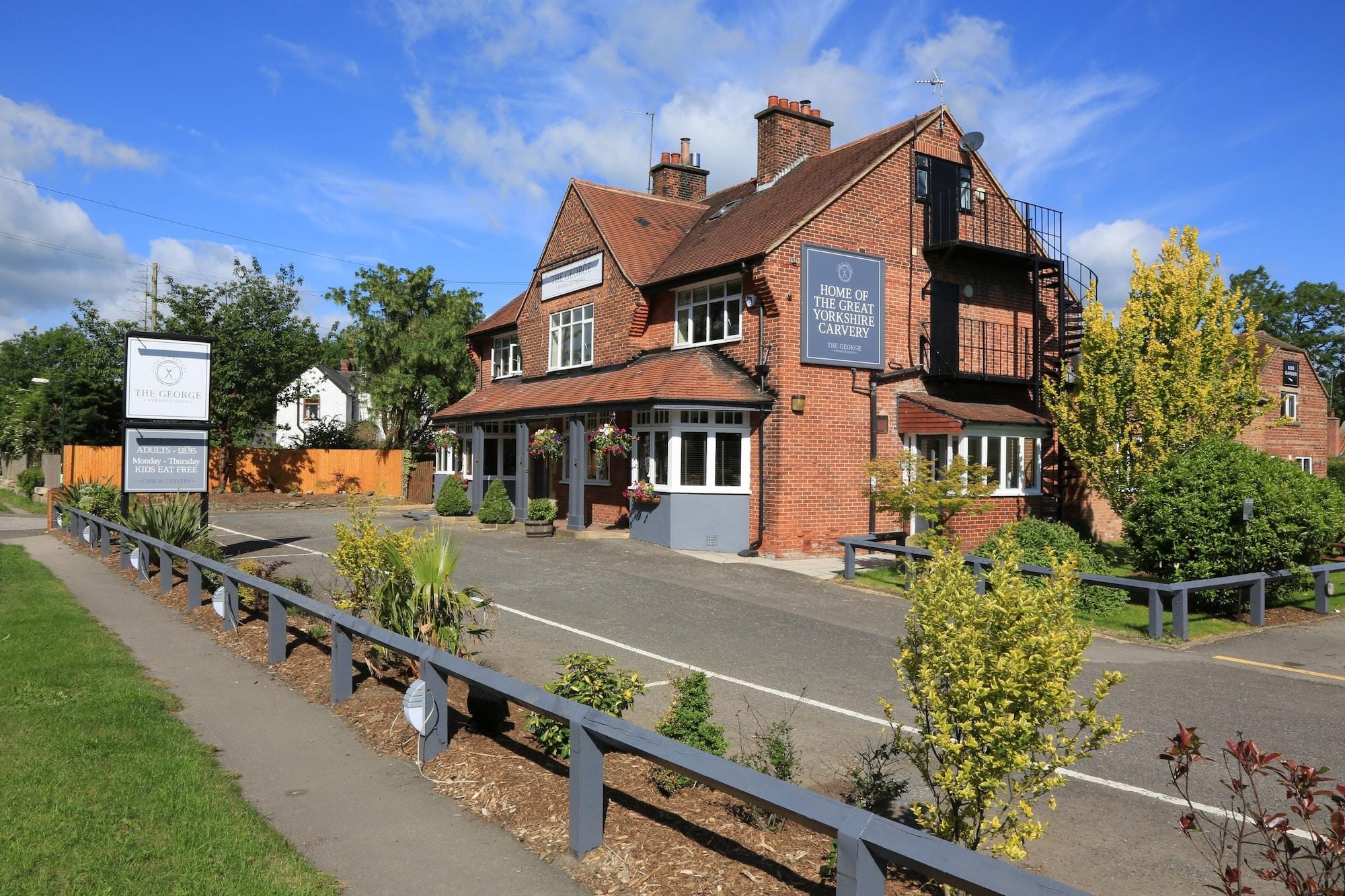 Vista Exterior The George Carvery & Hotel