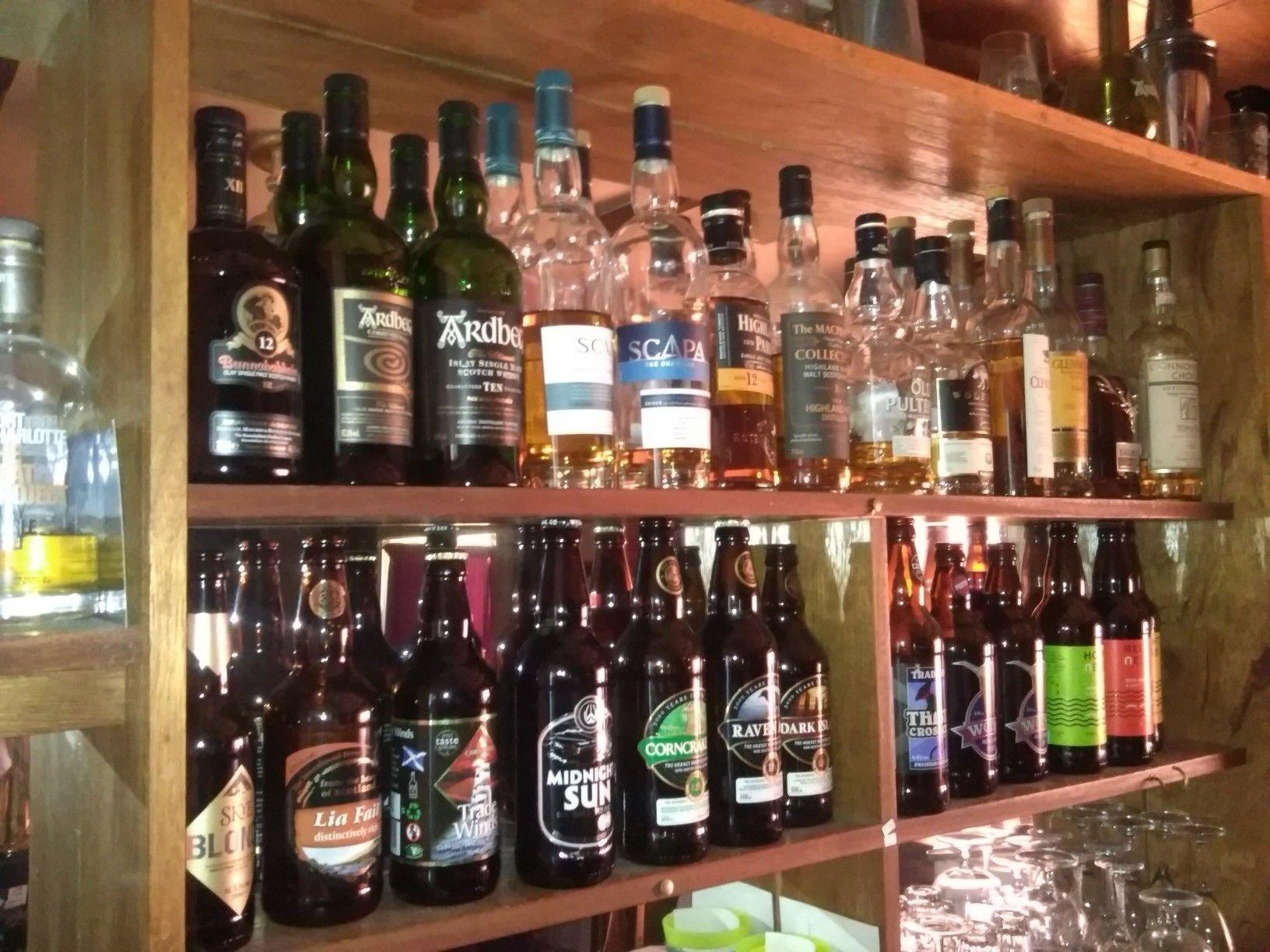 Bar/Salón Strathy Inn