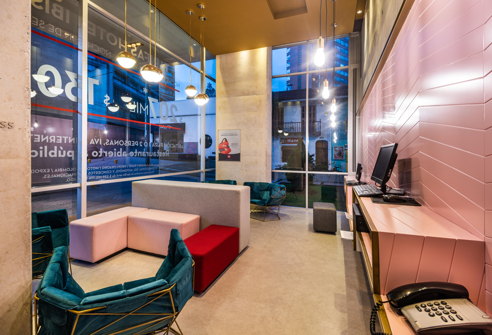 Vista Lobby ibis Bogota Museo