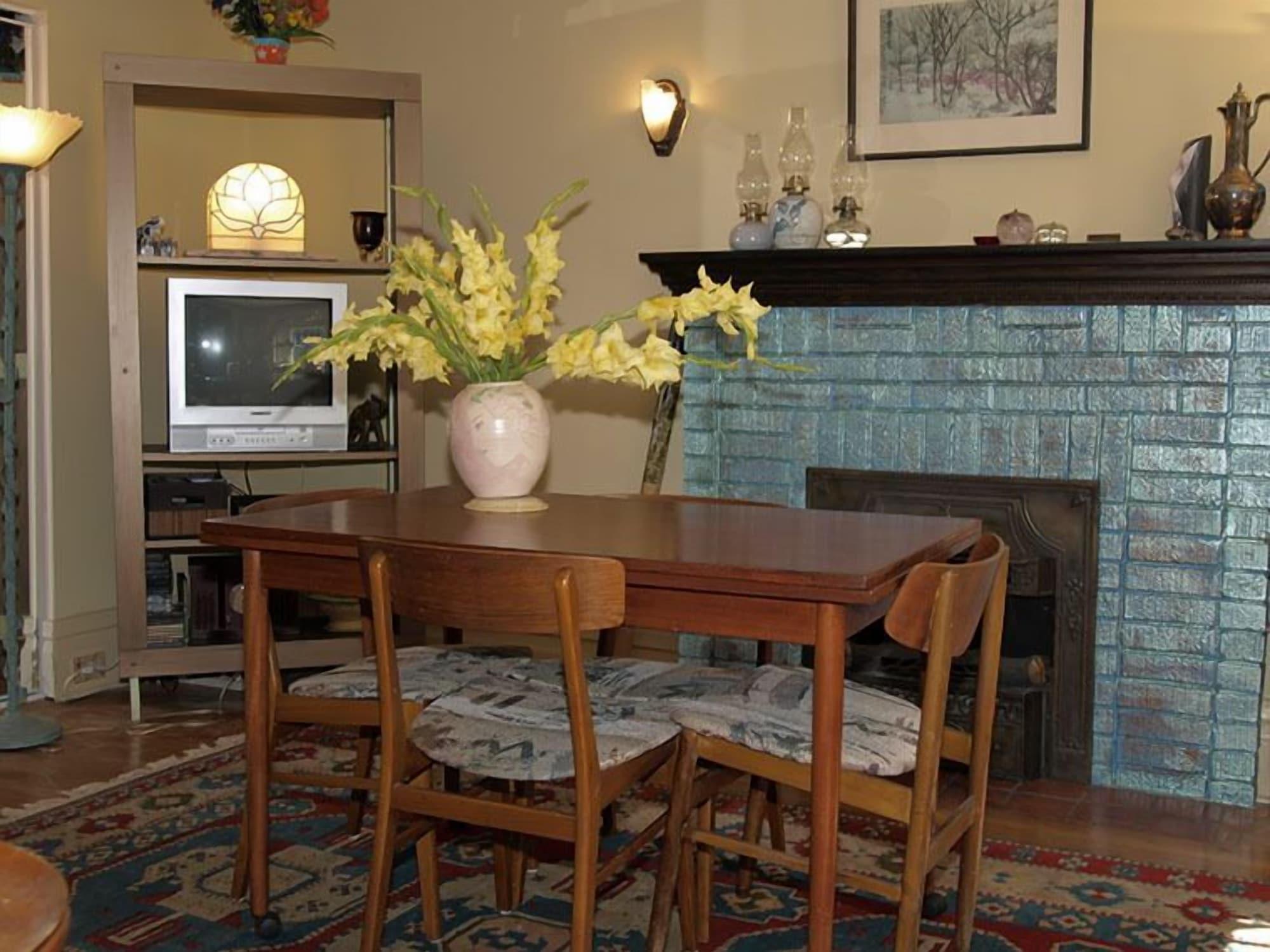 Restaurant Downtown Bed and Breakfast