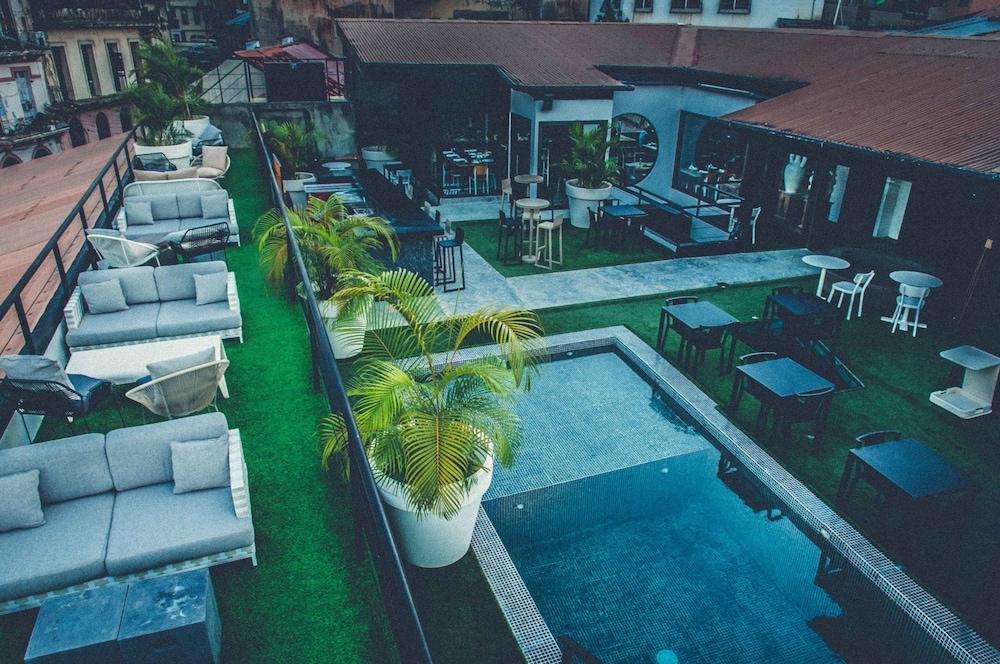 Vista Exterior Hotel Casa Panamá