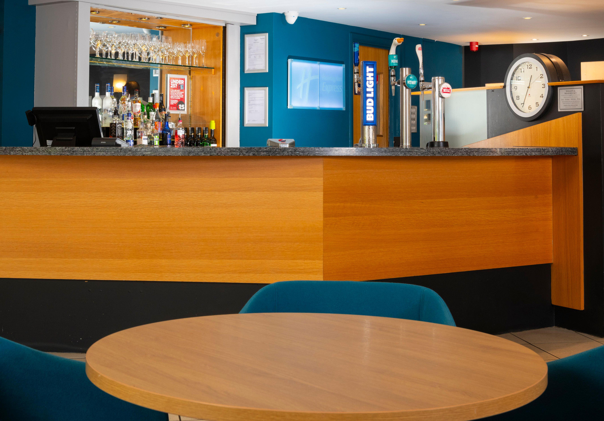 Bar/Salón Holiday Inn Express Gloucester - South by IHG