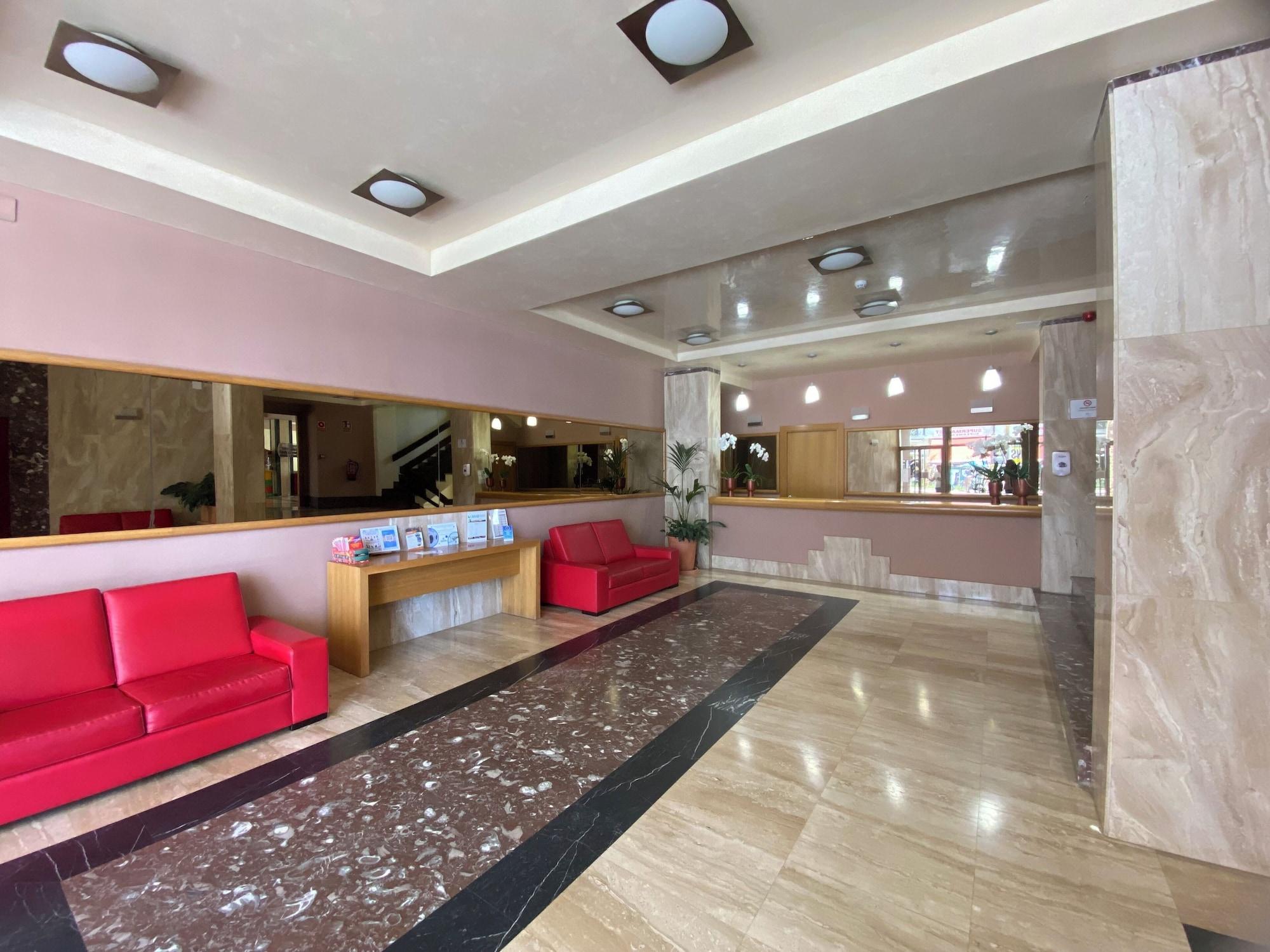 Vista Lobby Apartamentos MS Pepita Puerto Marina