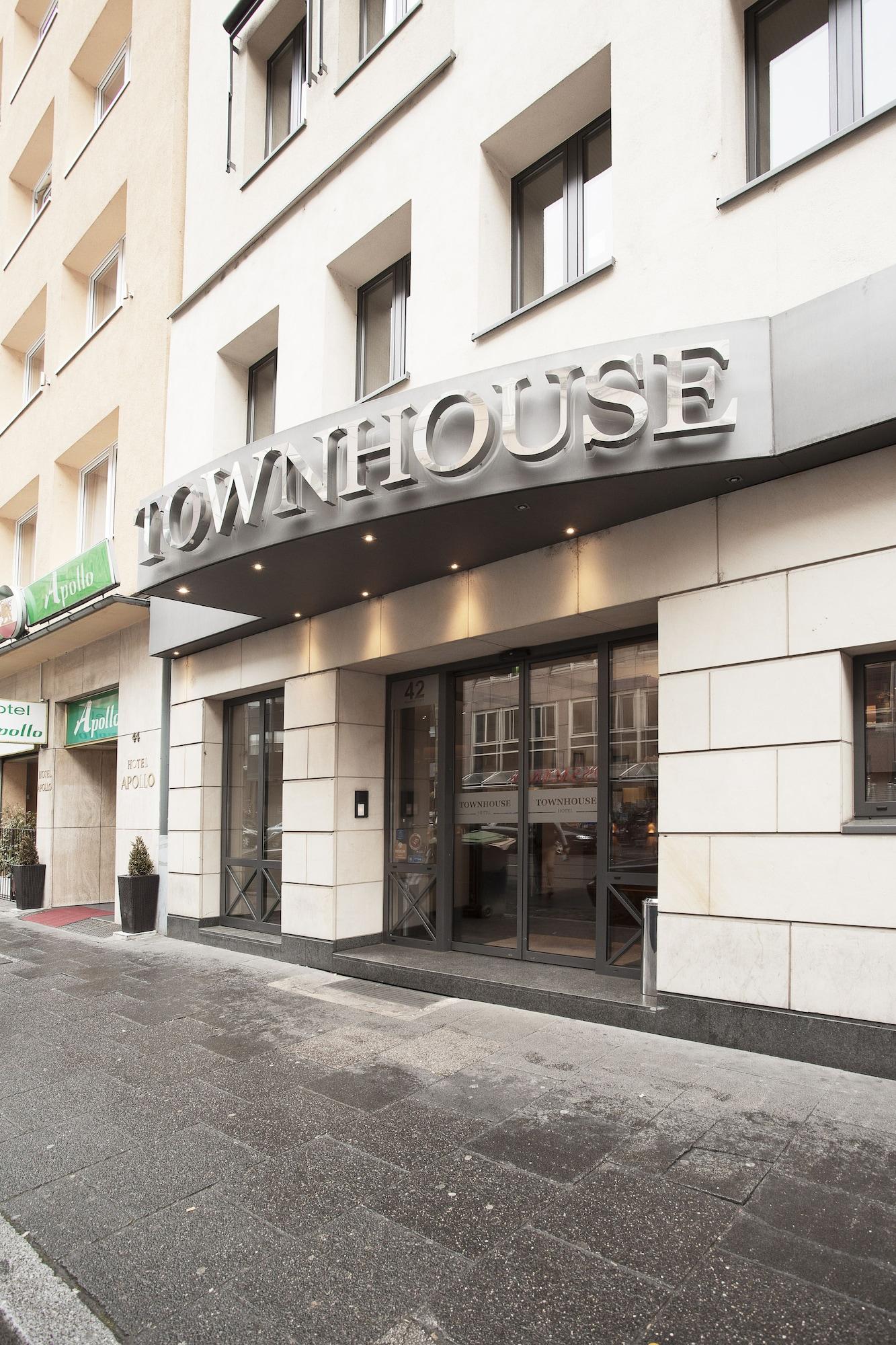 Varios Townhouse Hotel