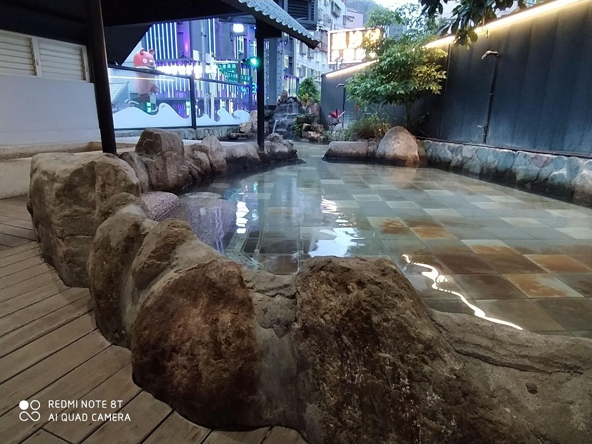 Instalaciones Recreativas Slow Wow Hot Spring Hotel