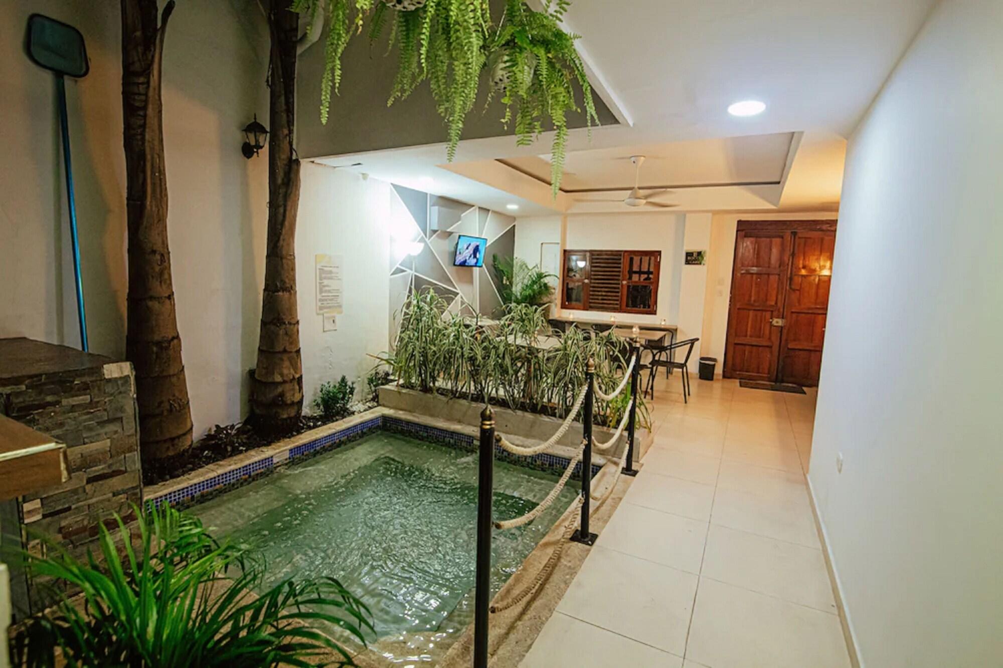 Comodidades del Alojamiento R-d1 Boutique Hotel Room In Gethsemane With Breakfast And Wifi