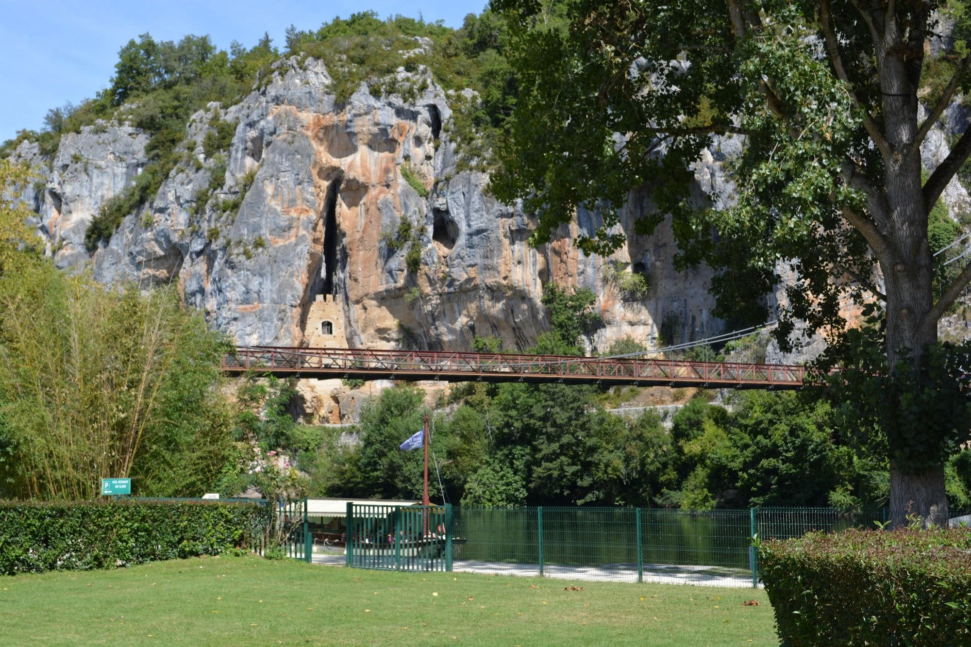 Varios Hôtel Les Falaises