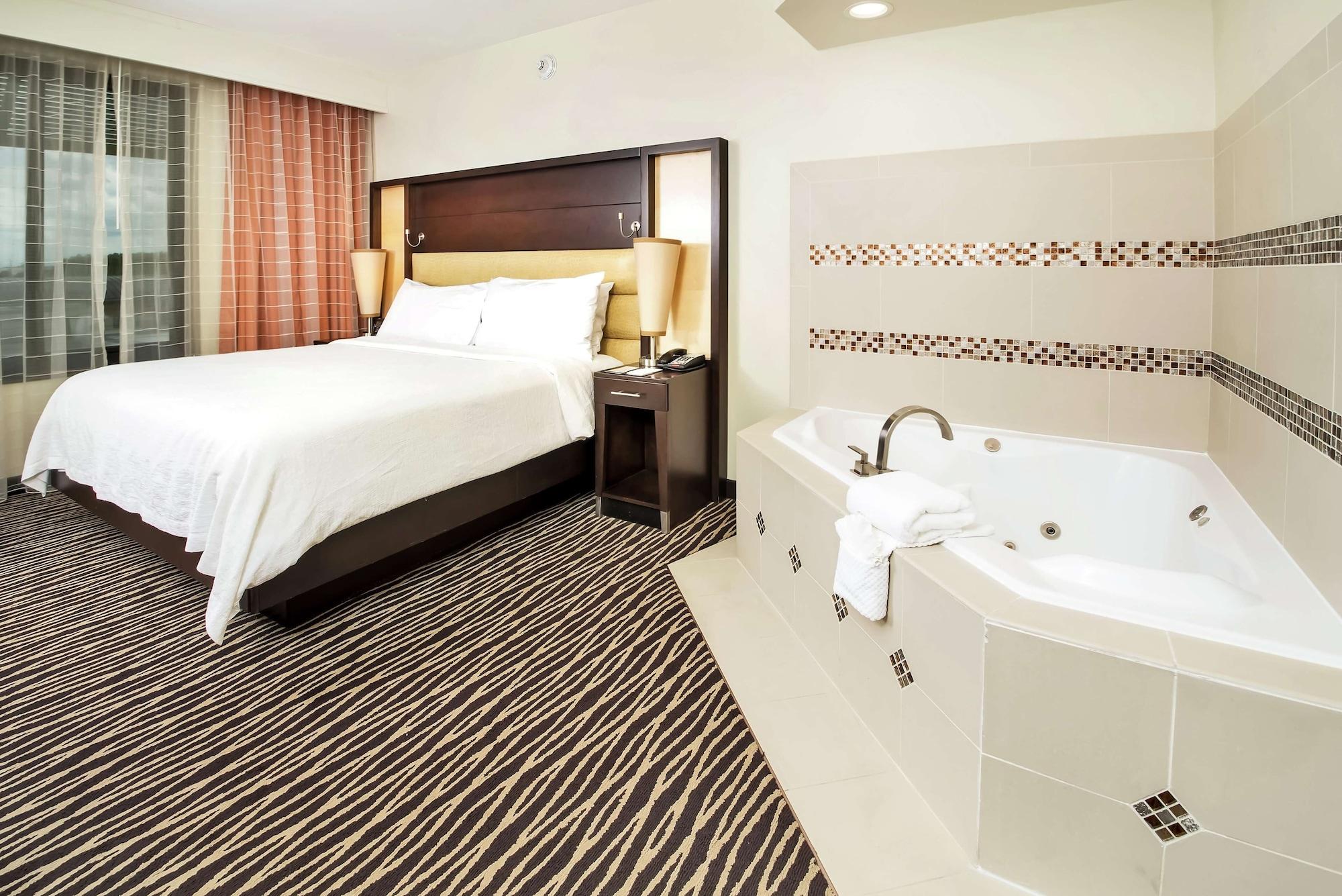 Equipamiento de Habitación Embassy Suites by Hilton Fayetteville Fort Bragg