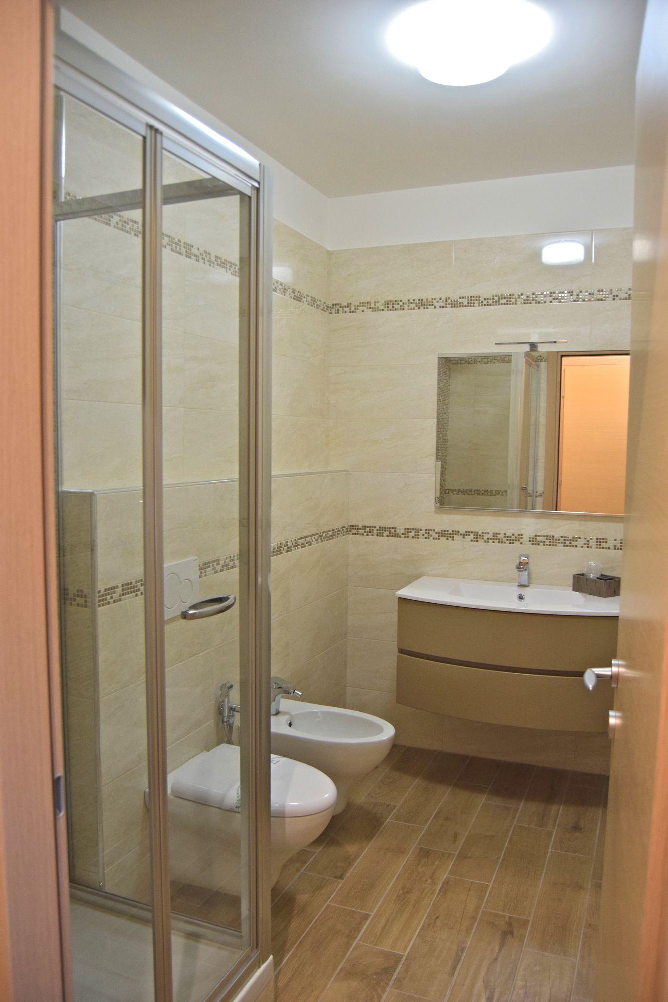 Equipamiento de Habitación Civico 28