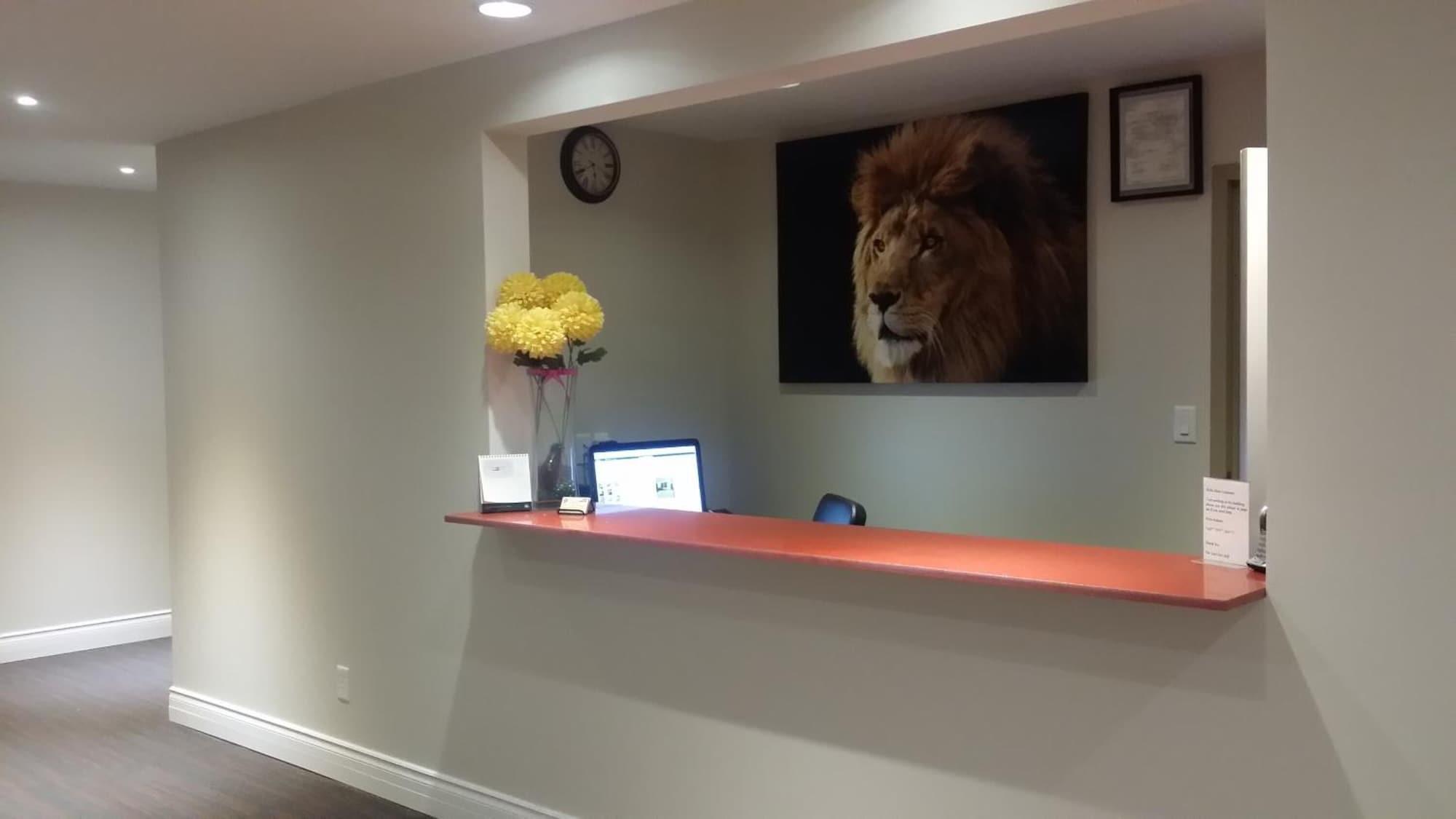 Vista Lobby The Lion Inn & Suites