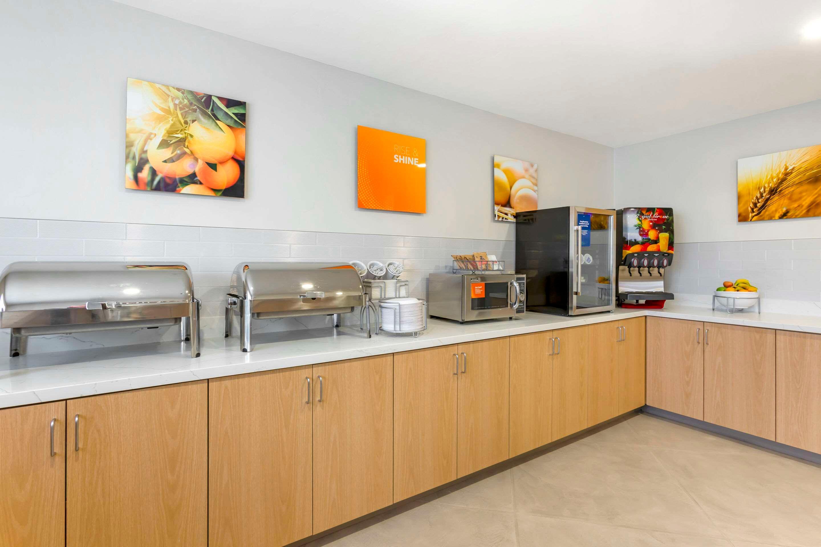 Restaurant Comfort Suites At Tucson Mall