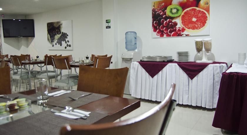 Bar/Salón 122 Plaza Apartahotel